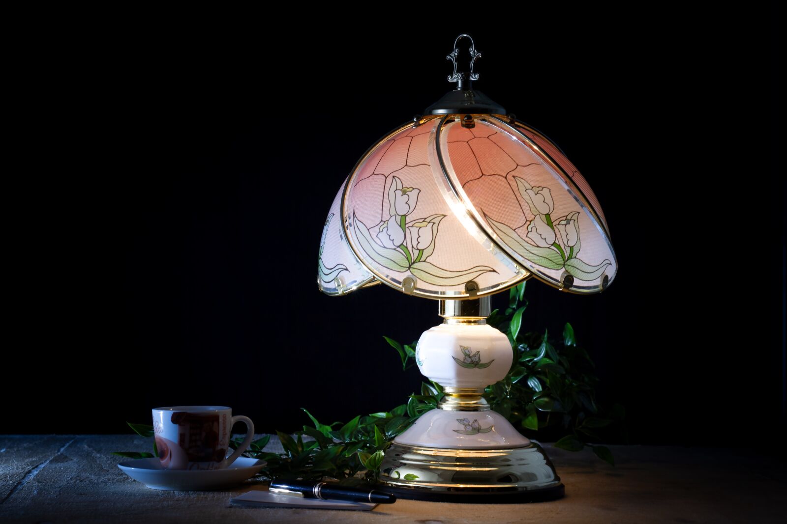 Canon EOS 7D sample photo. Table lamp, mixed light photography