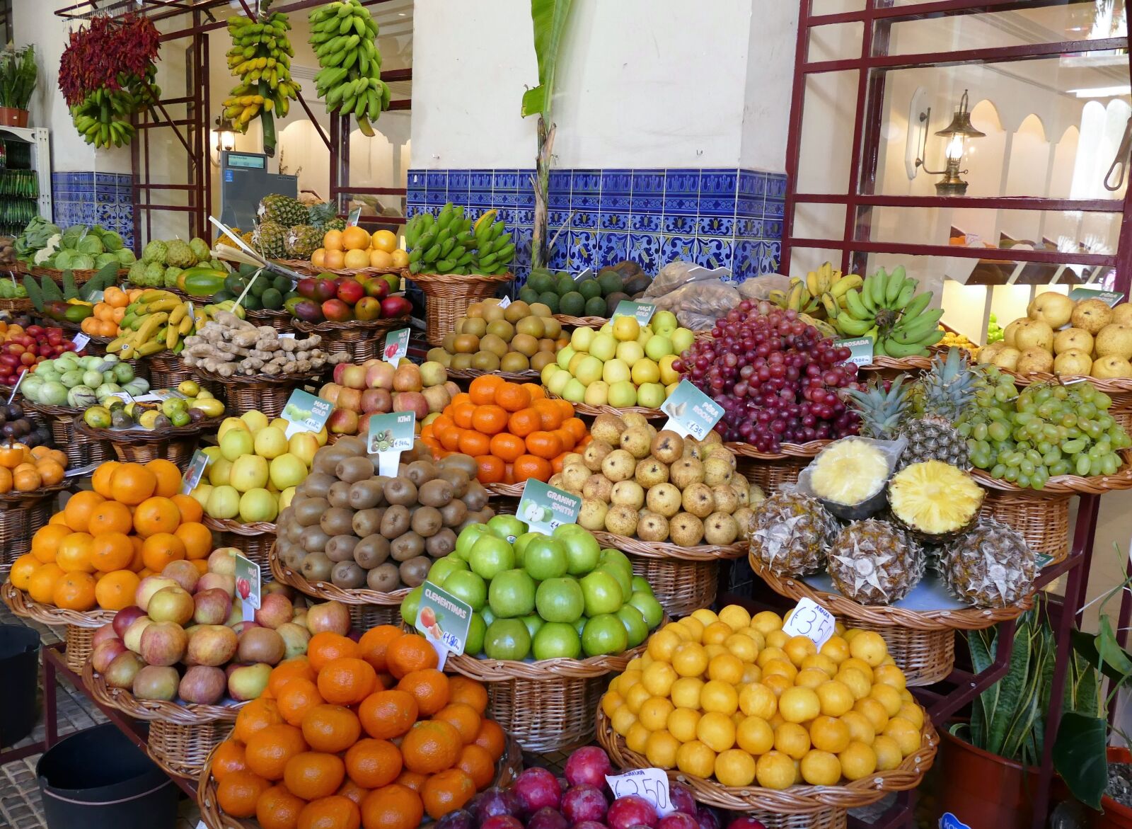 Panasonic Lumix DMC-FZ1000 sample photo. Market, fruit, healthy photography