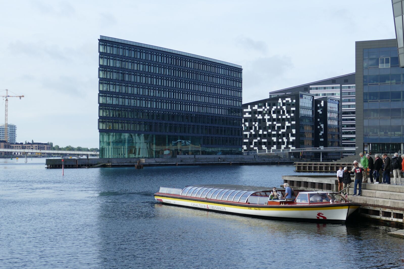 Panasonic Lumix DMC-FZ1000 sample photo. Canal, dock, boat photography