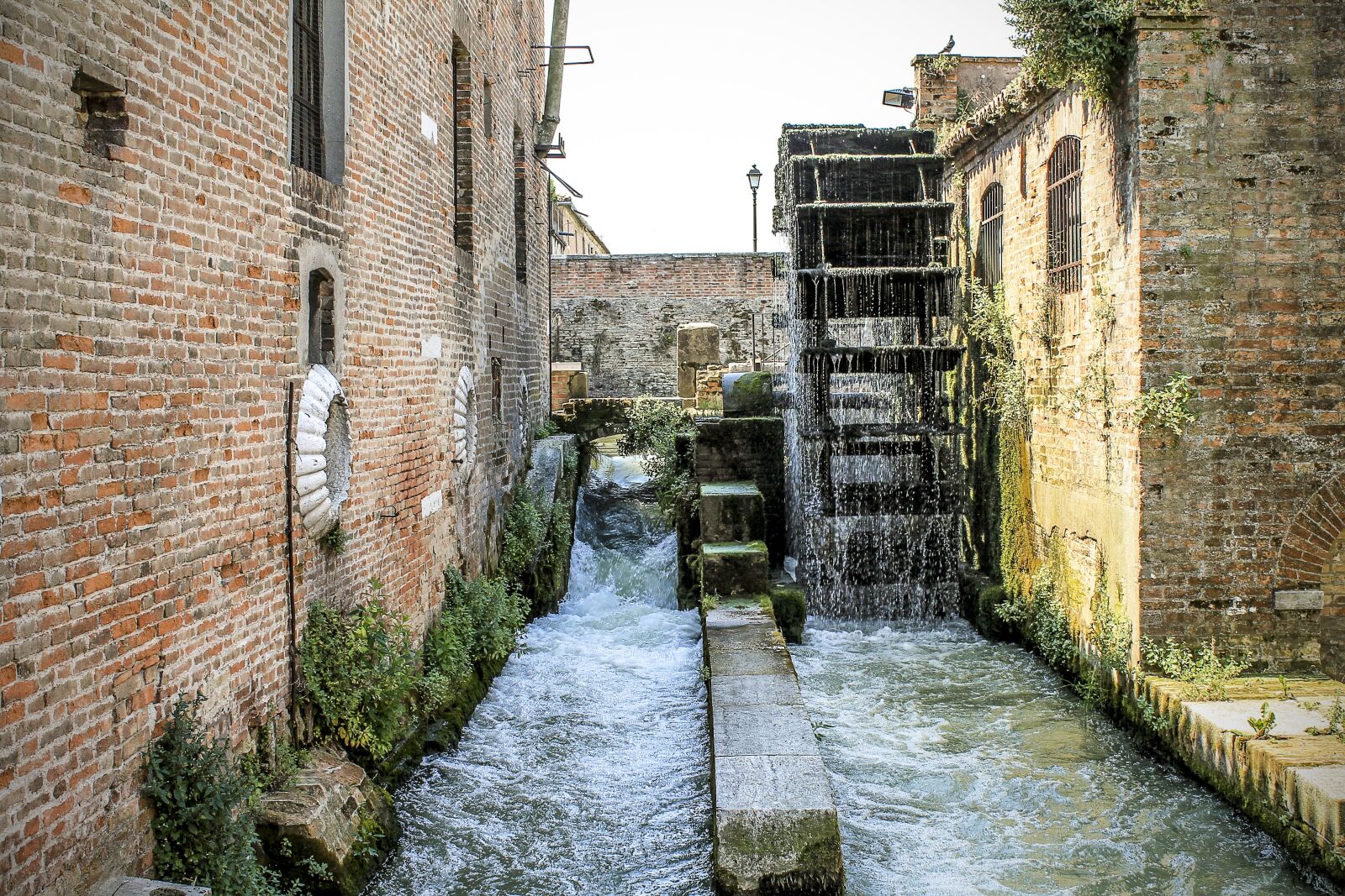 Canon EOS 1100D (EOS Rebel T3 / EOS Kiss X50) sample photo. Padova, water mill, mill photography