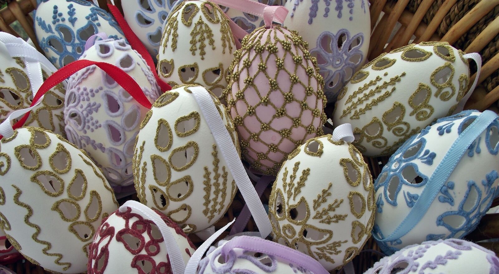 FujiFilm FinePix S1600 (FinePix S1770) sample photo. Easter, craft, ornaments photography
