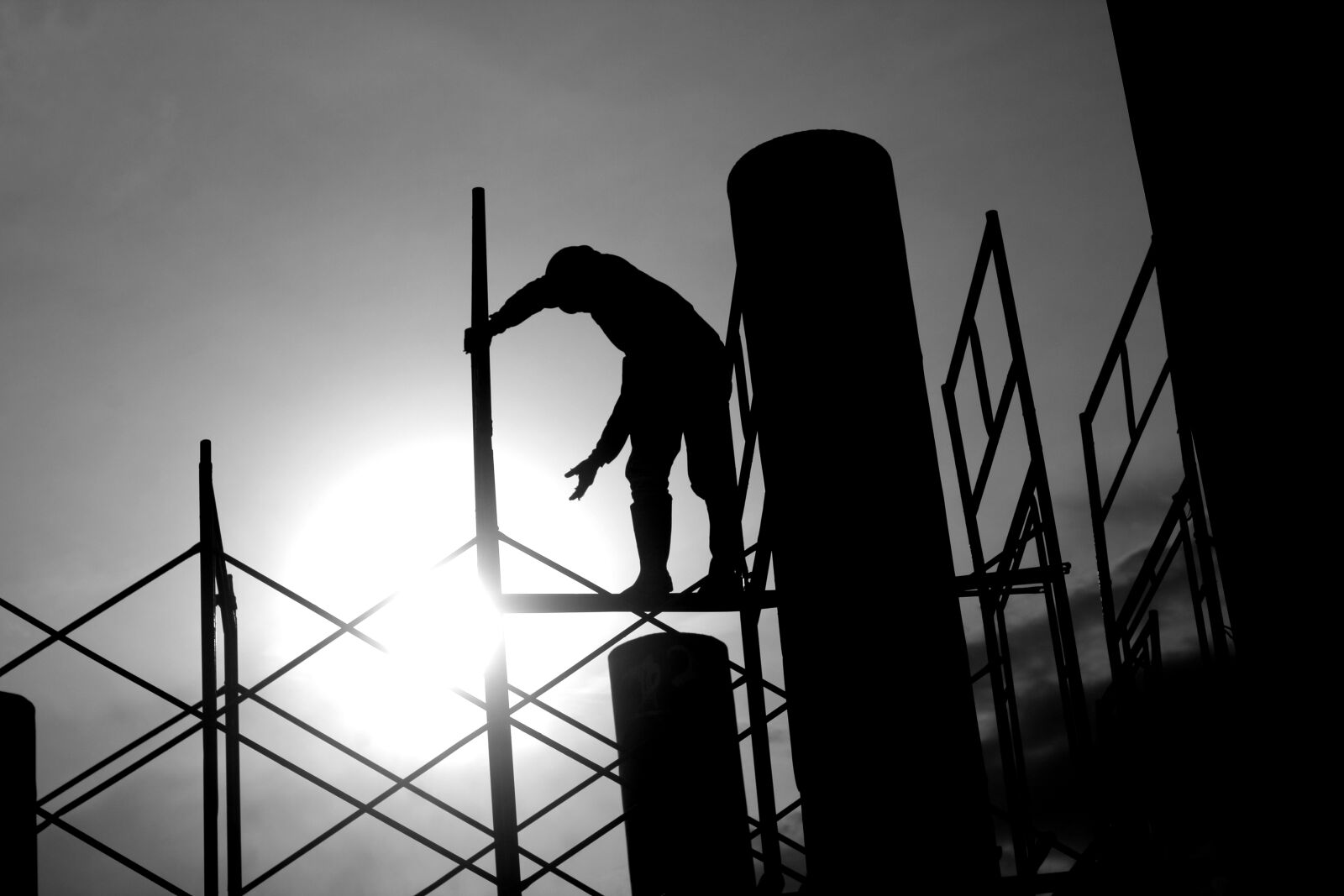 Canon EOS 60D + Canon EF 50mm F1.8 II sample photo. Construction, worker, concrete photography