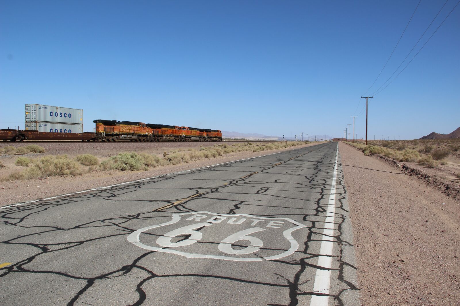 Canon EOS 600D (Rebel EOS T3i / EOS Kiss X5) sample photo. Route66, train, america photography