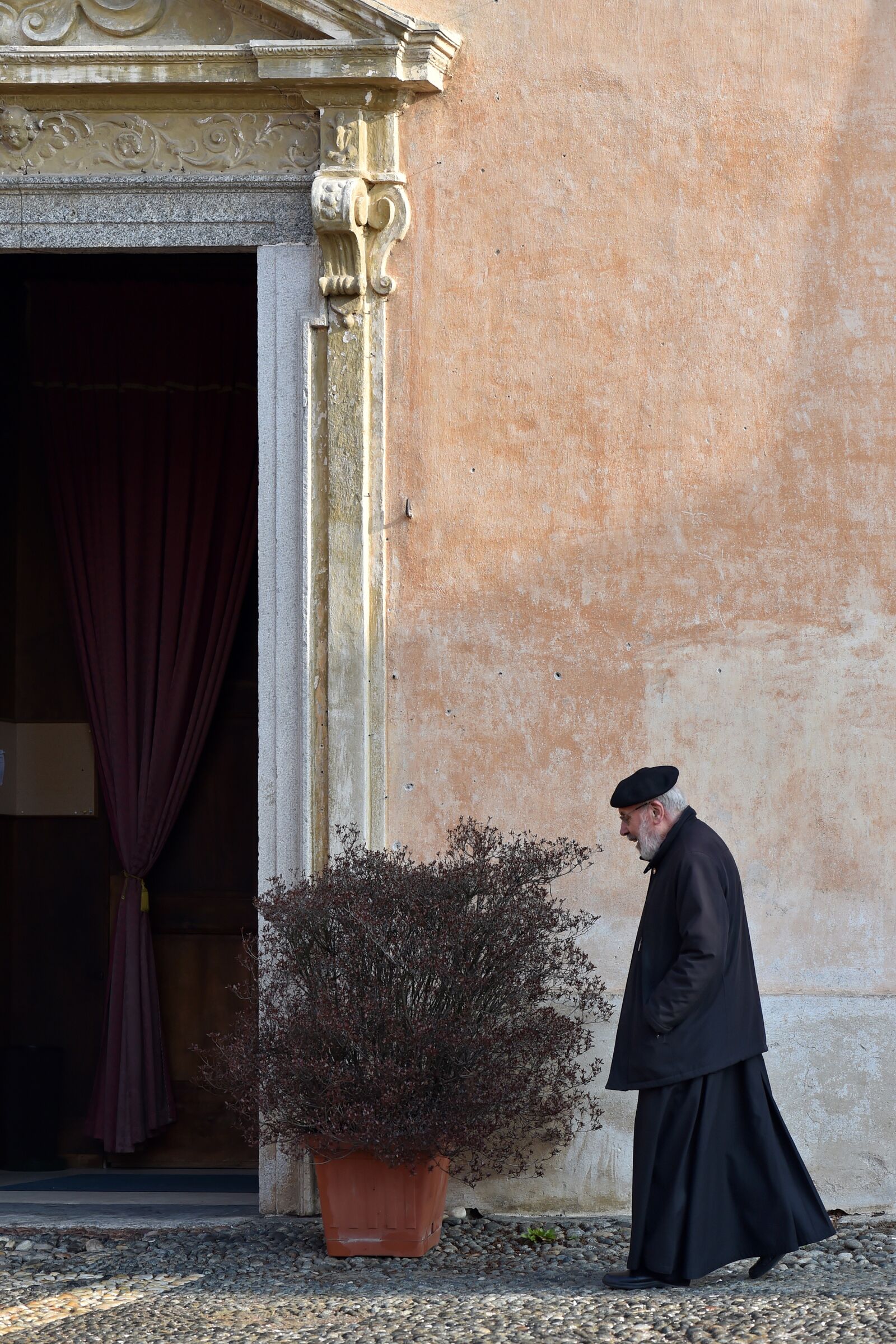 Nikon D4S sample photo. Church, priest, religion photography