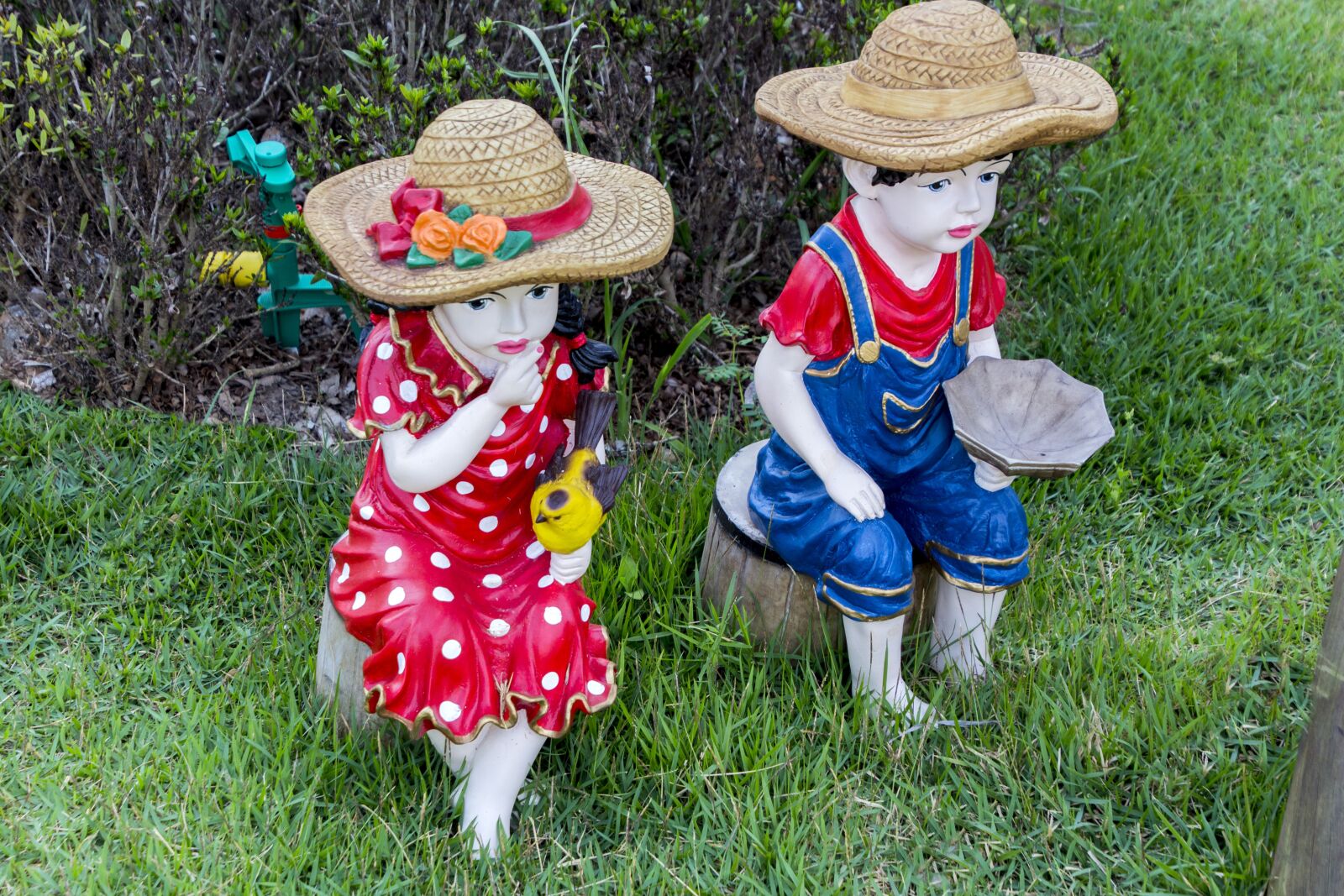 Canon EOS 700D (EOS Rebel T5i / EOS Kiss X7i) sample photo. Dolls, statues, garden photography