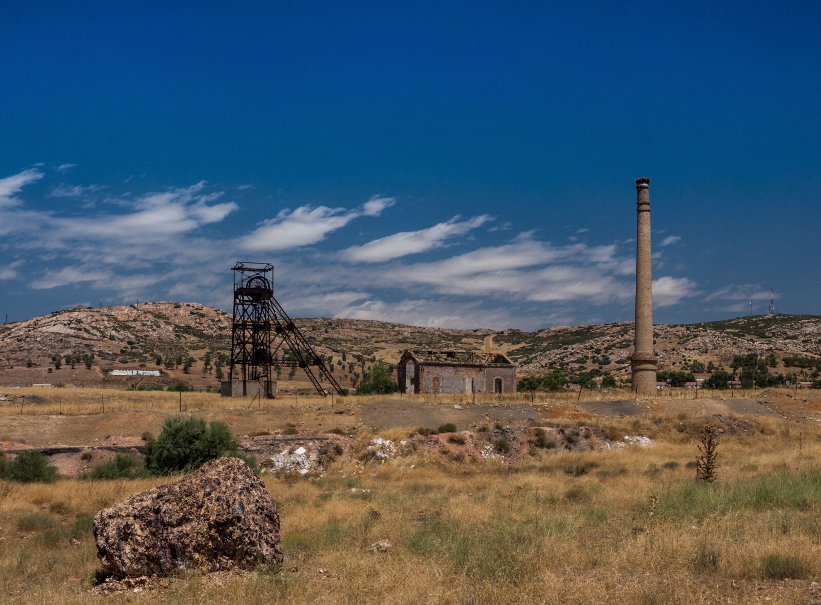 Panasonic Lumix DMC-GH3 sample photo. Mines, mining, cast iron photography