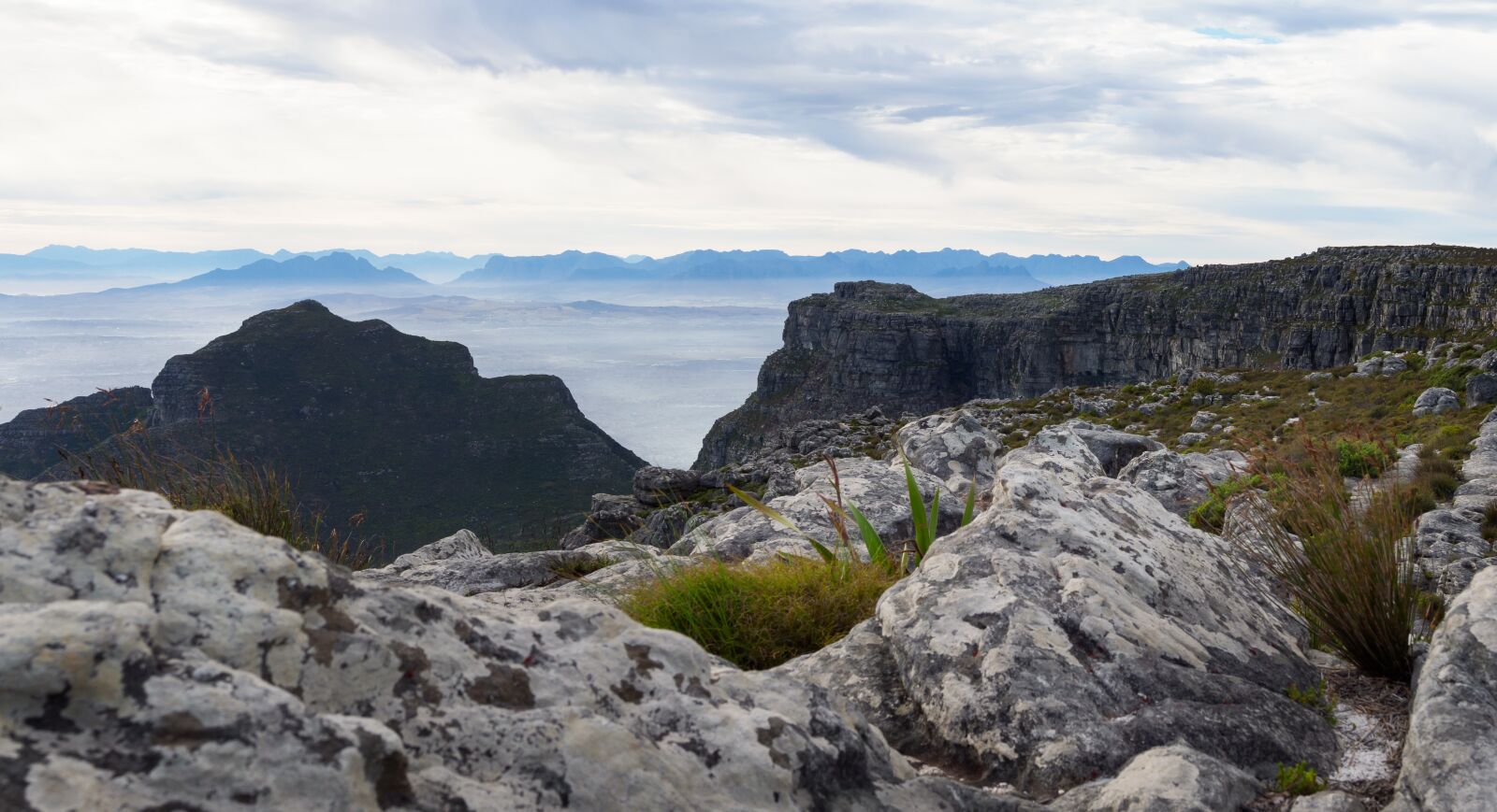 Olympus M.Zuiko Digital ED 12-100mm F4.0 IS Pro sample photo. Table mountain panoramic, boland photography