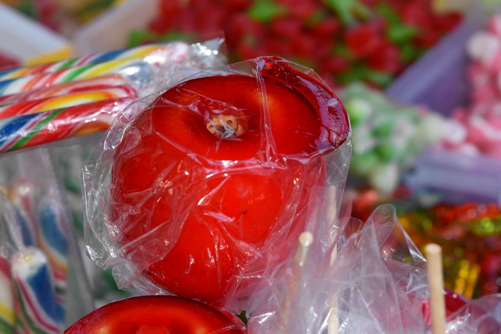 Nikon D5500 sample photo. Apple, dessert, red, candy photography