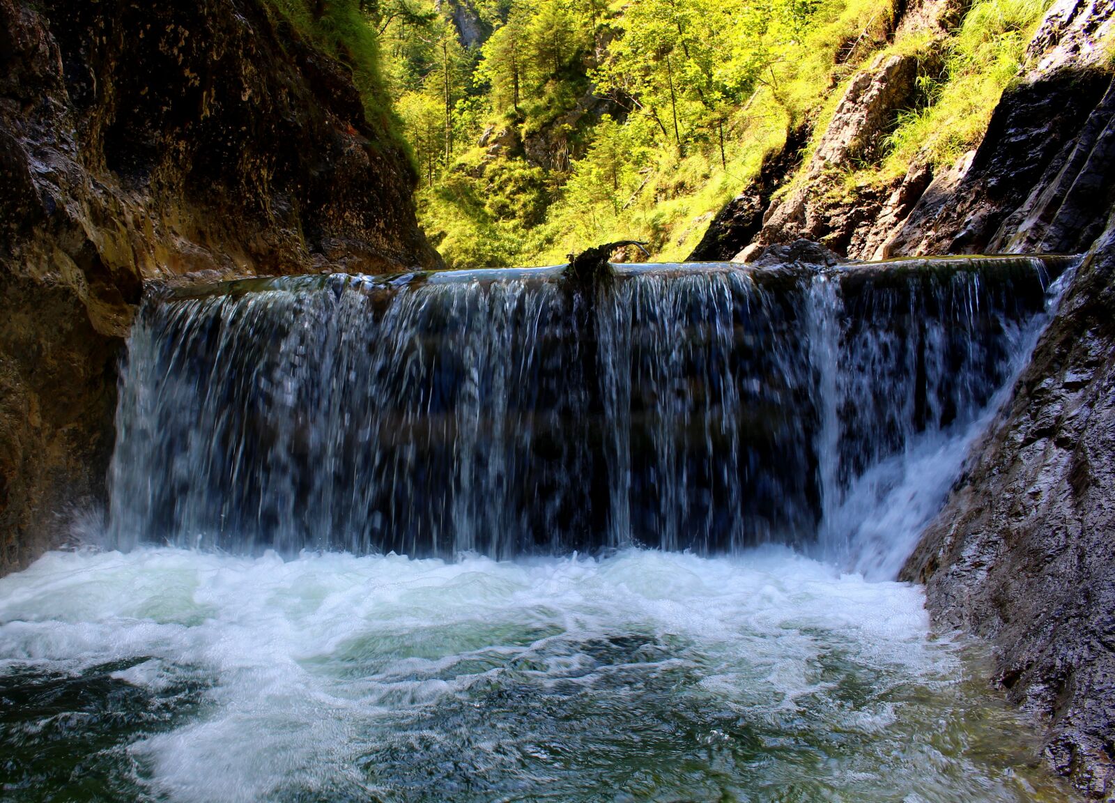 Canon EOS 100D (EOS Rebel SL1 / EOS Kiss X7) sample photo. Waterfall, nature, landscape photography