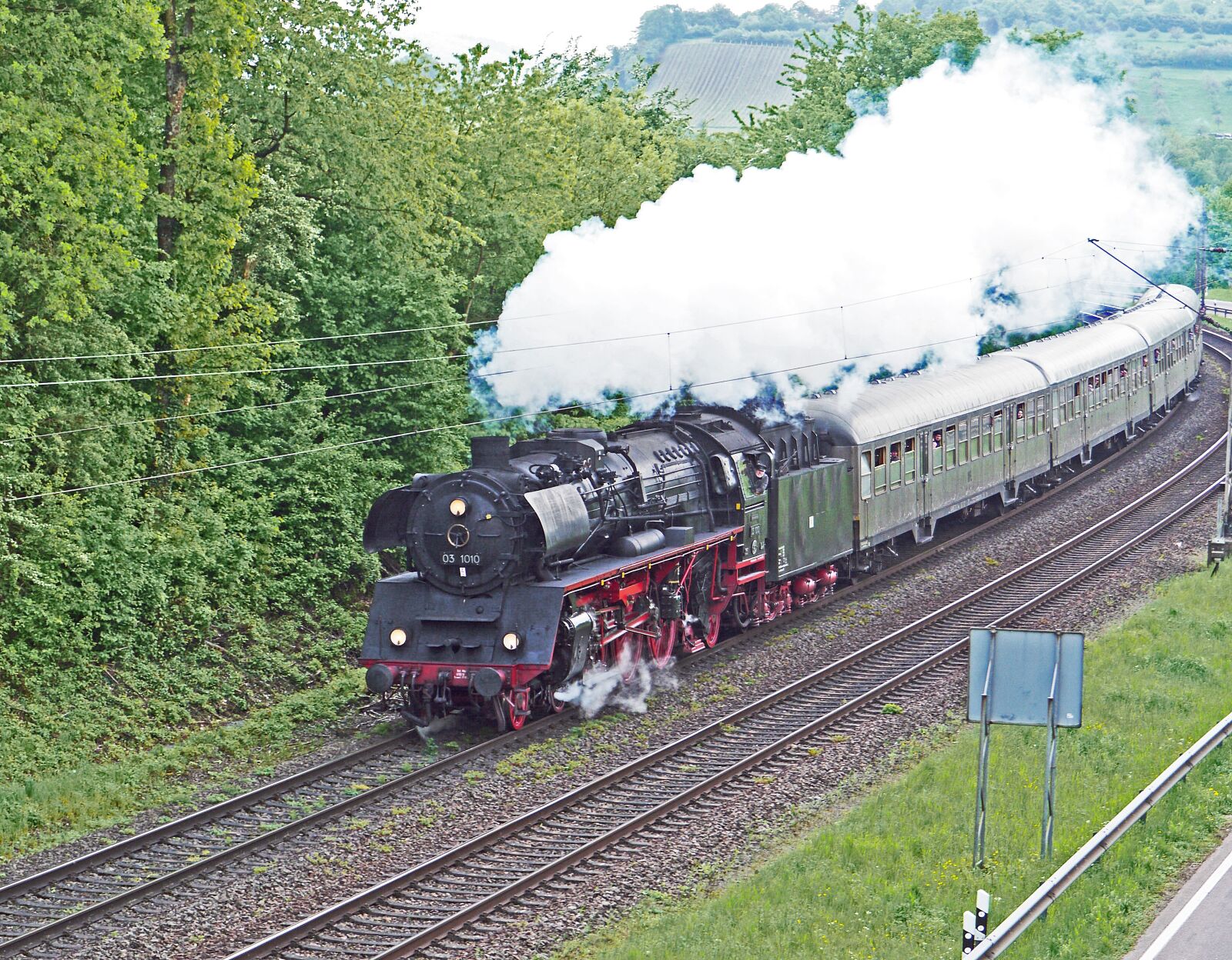 Panasonic Lumix DMC-GH3 sample photo. The steam spectacle in photography