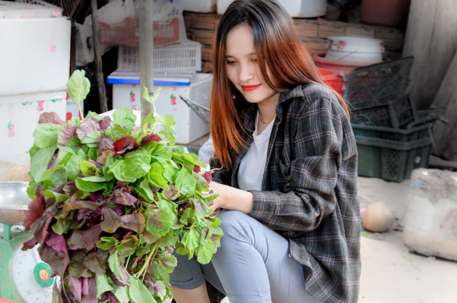 Nikon D5100 sample photo. Girl, vegetables, nice photography