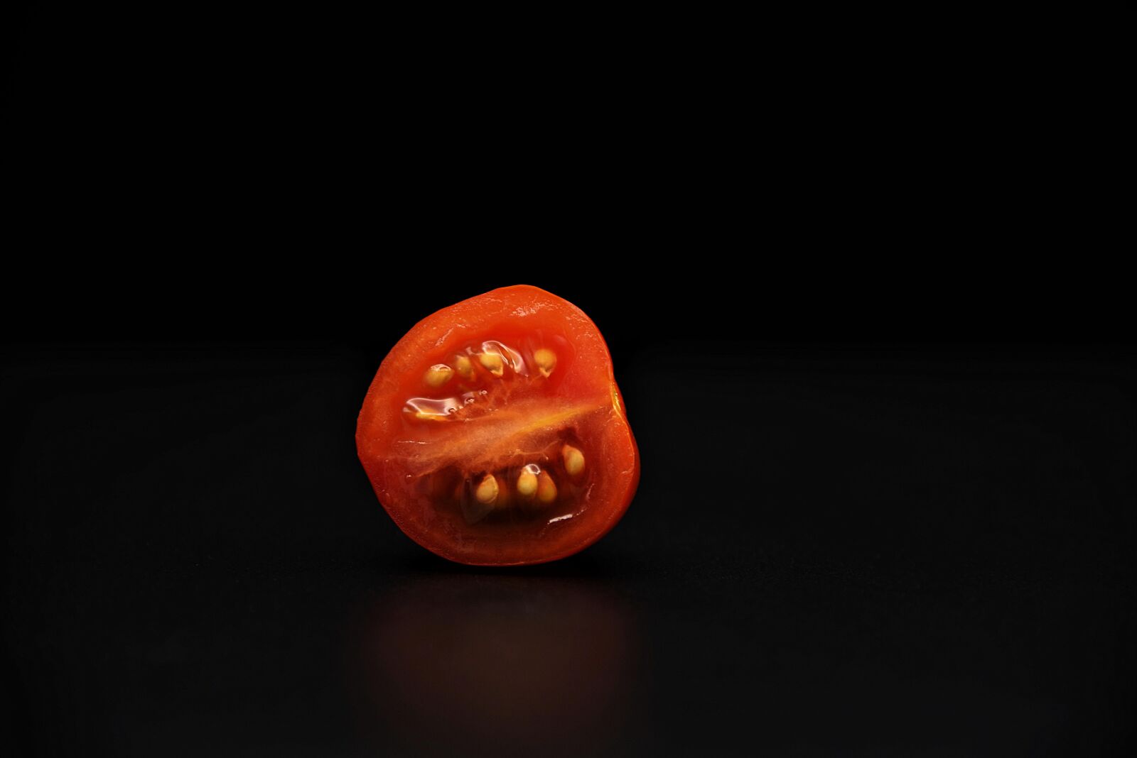 Nikon D750 sample photo. Tomato, cut in half photography