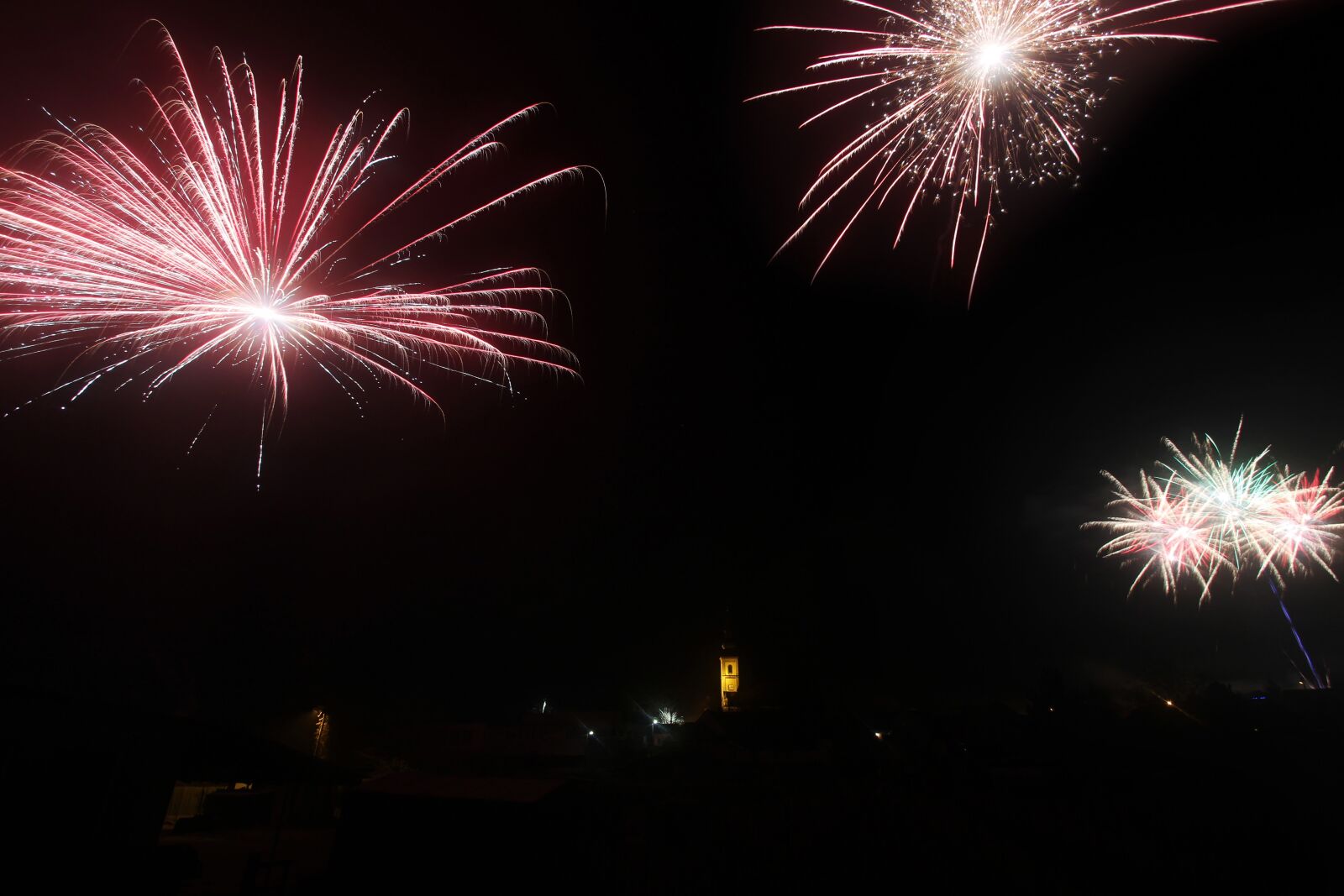 Canon EOS 600D (Rebel EOS T3i / EOS Kiss X5) sample photo. Dark, night, fireworks photography