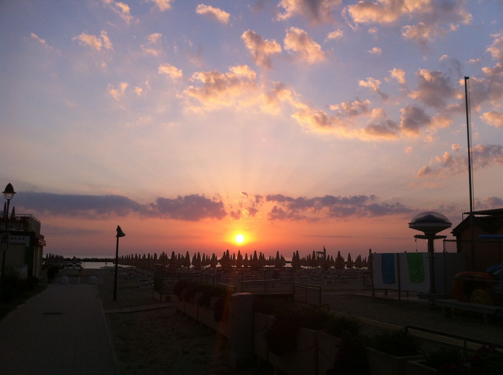 Apple iPhone 4 sample photo. Sunrise, sea, clouds photography