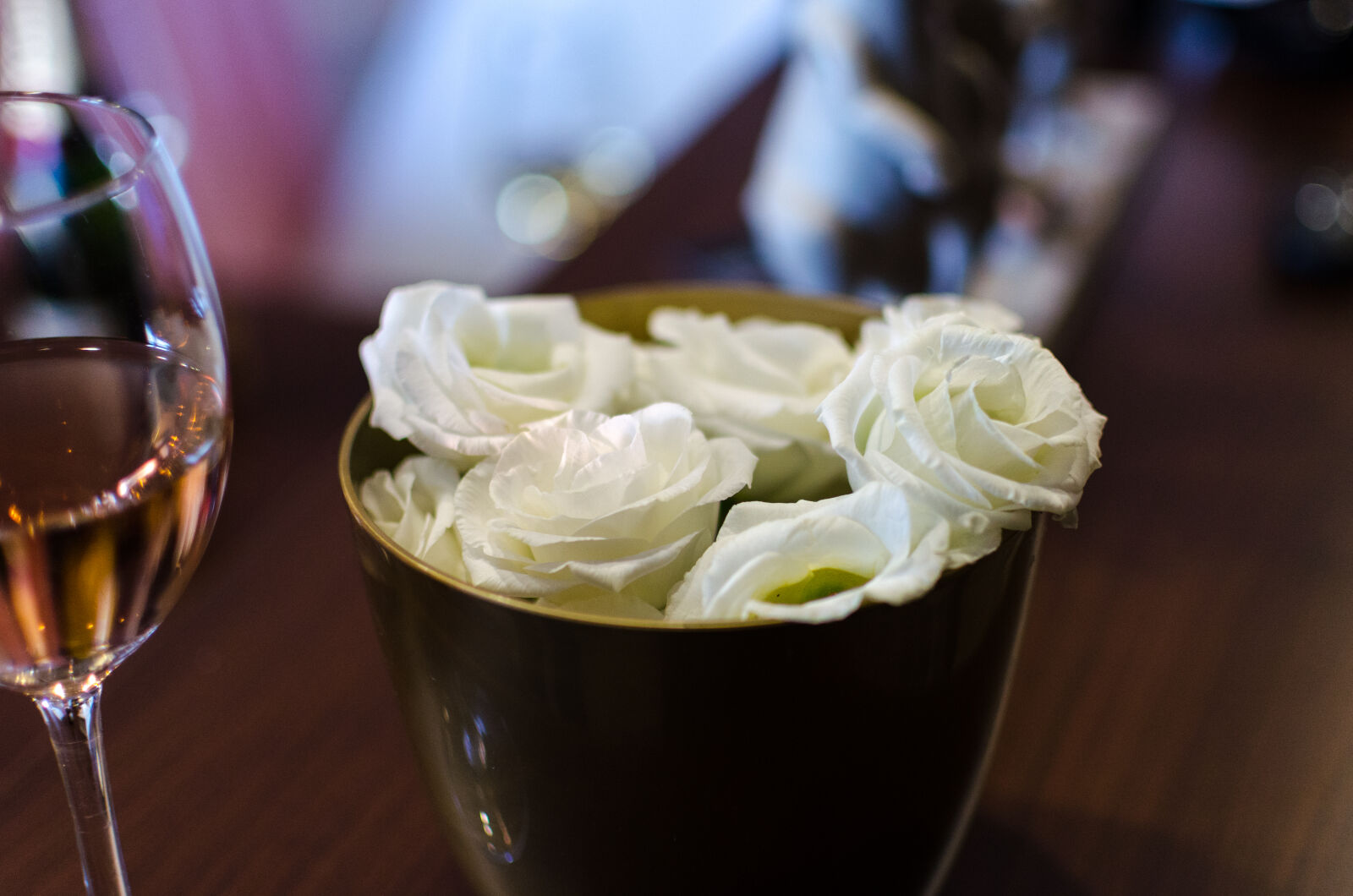 Nikon D5100 + Nikon AF-S DX Nikkor 35mm F1.8G sample photo. Arrangement, beautiful, beauty, bouquet photography