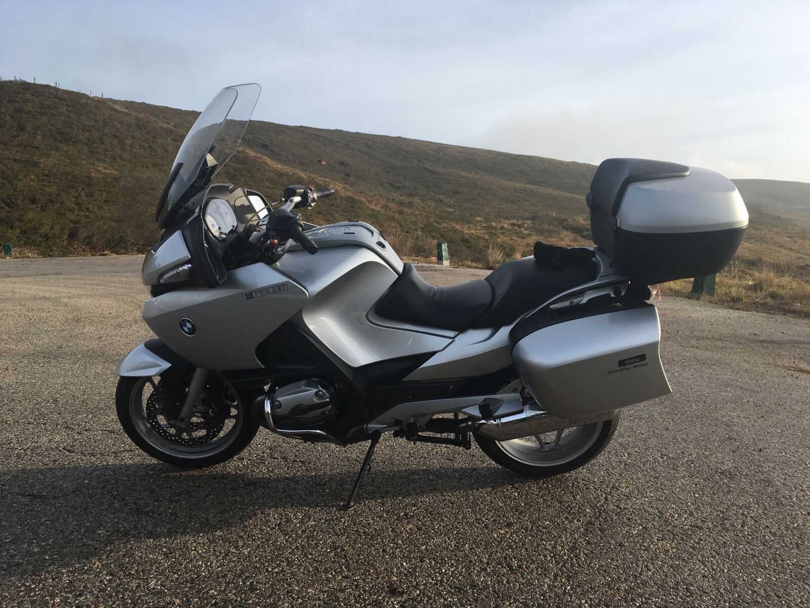 iPhone SE back camera 4.15mm f/2.2 sample photo. Moto, bmw, r1200rt photography