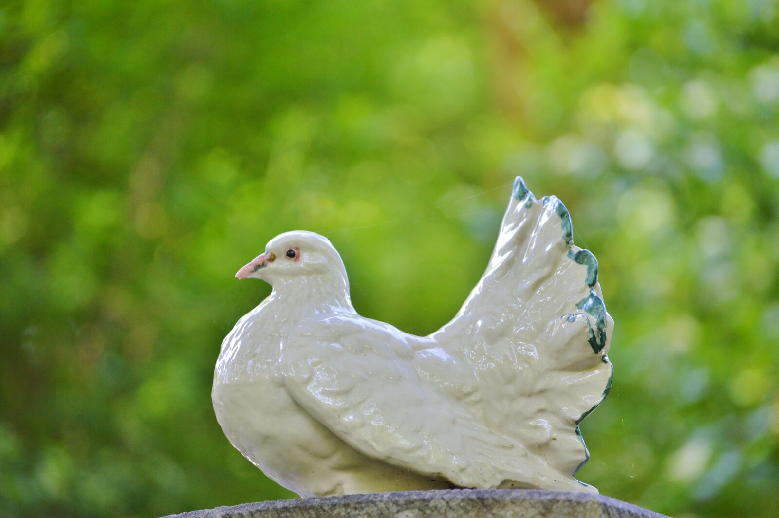 Nikon D3200 sample photo. Dove, porcelain dove, deco photography