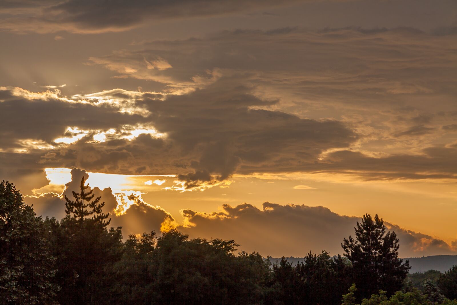 Canon EF-S 17-85mm F4-5.6 IS USM sample photo. Sunset, sun, bulgaria photography