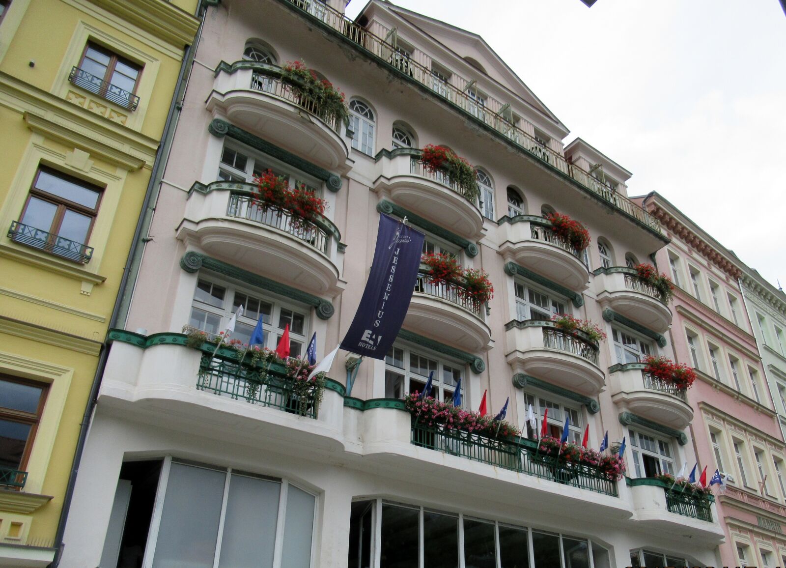 Canon PowerShot SX620 HS sample photo. Karlovy vary, hotel, balcony photography