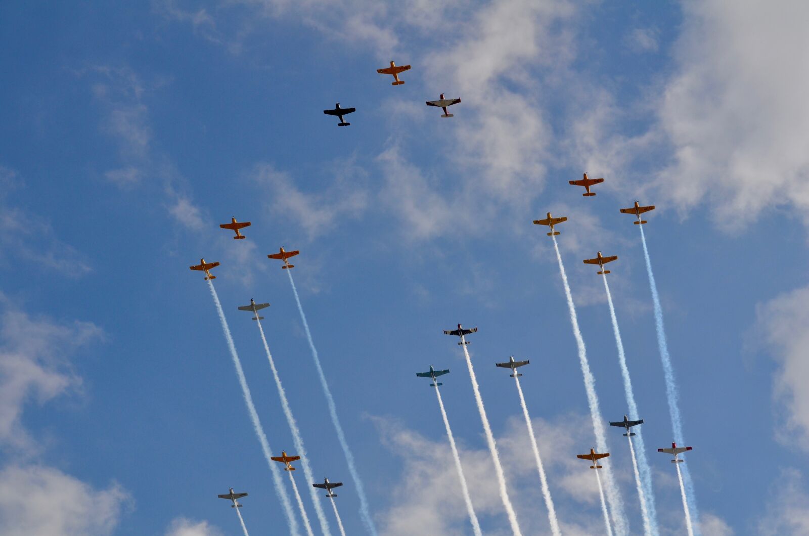 Nikon D5100 sample photo. Airshow, formation, smoke photography