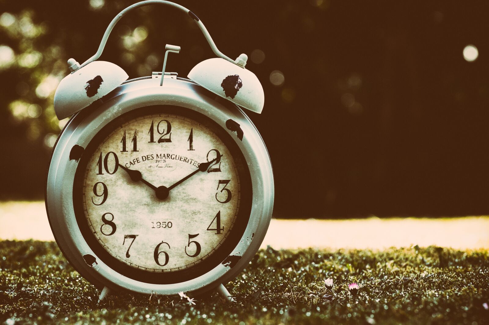 Nikon D3200 sample photo. Clock, antique, old photography