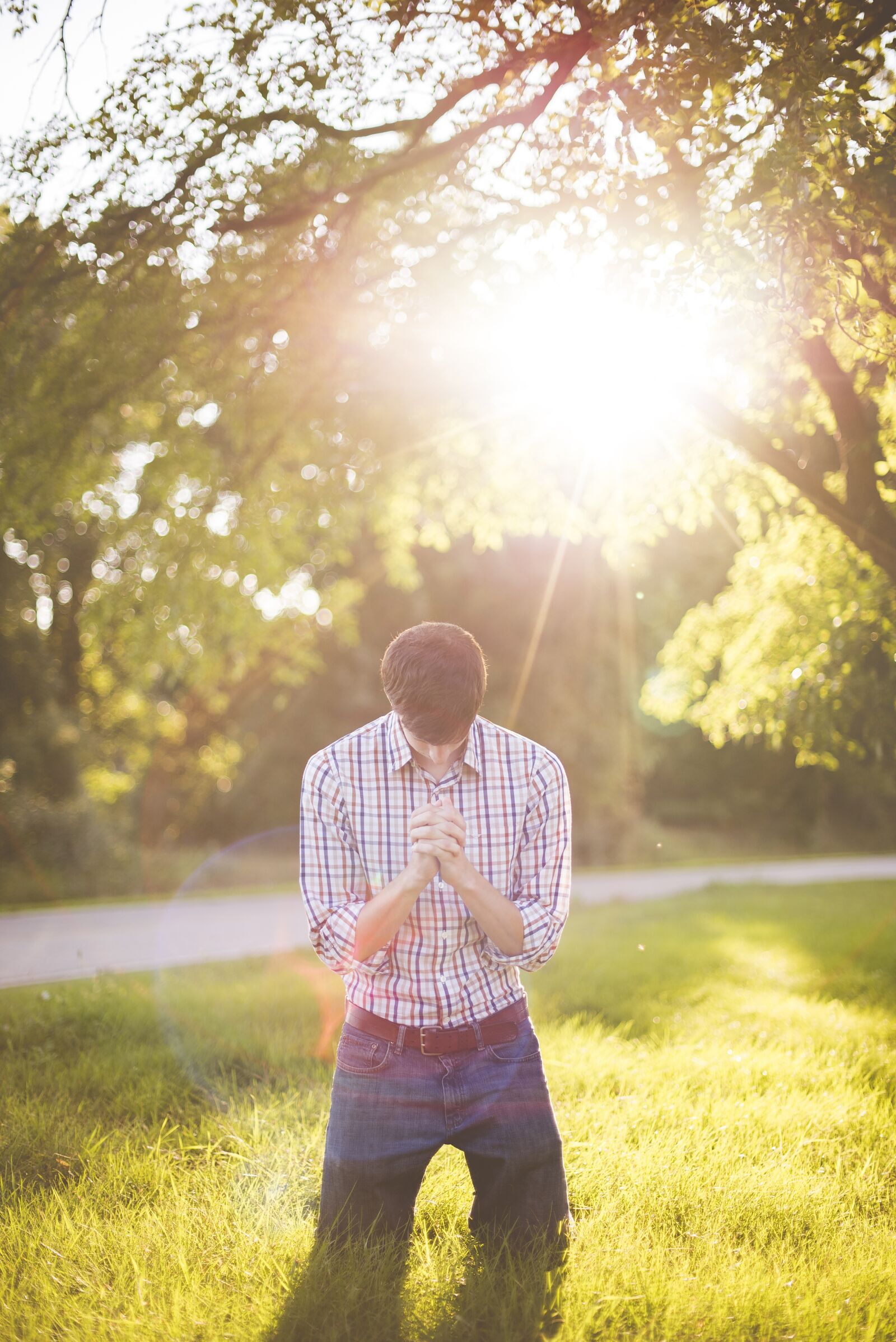 Nikon D750 sample photo. Dawn, man, praying photography