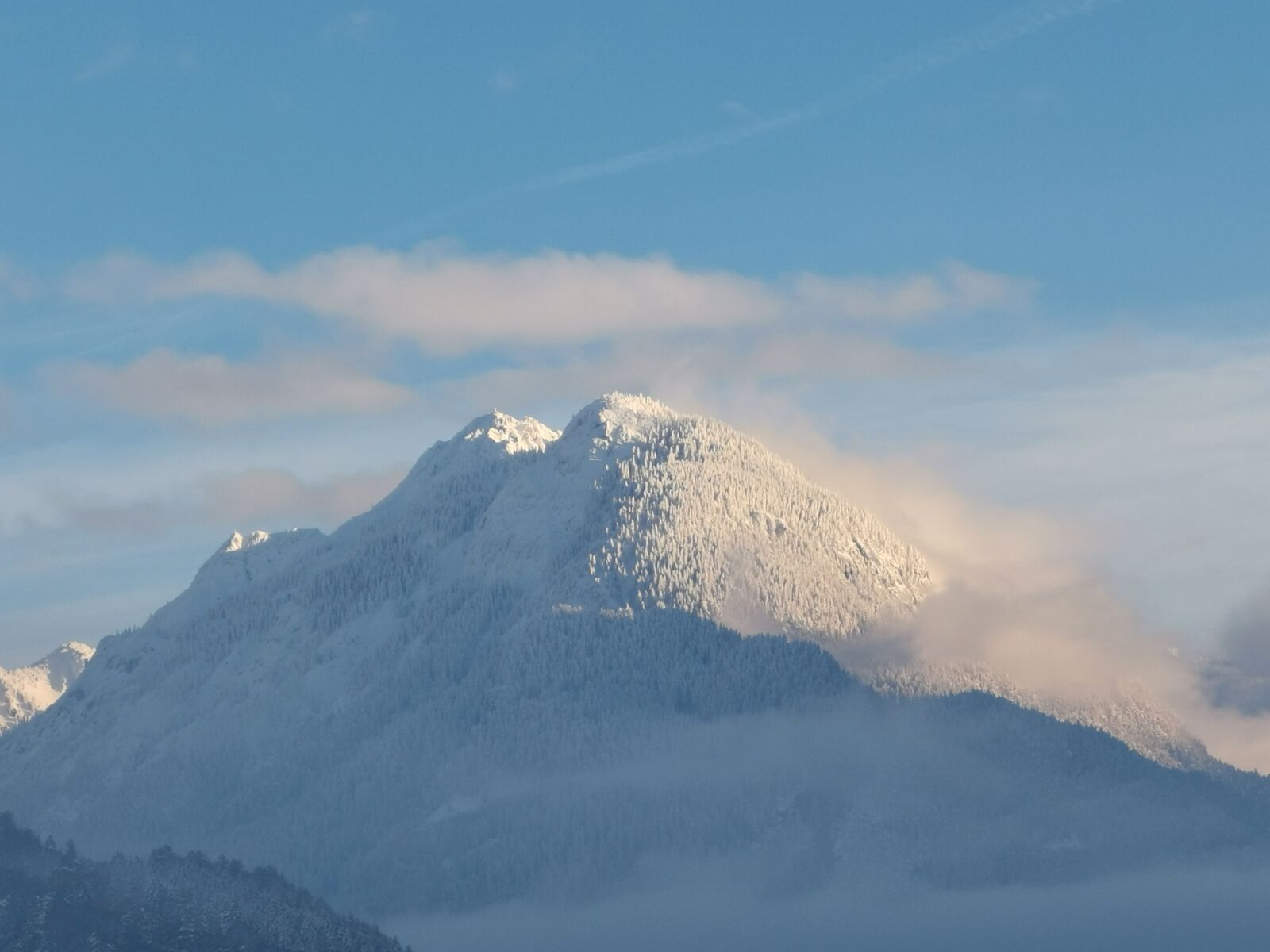 HUAWEI LYA-L29 sample photo. Mountains, clouds, snowy photography