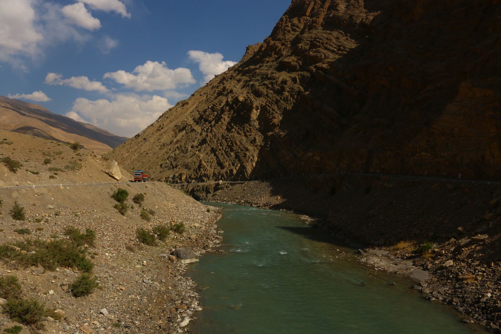 Canon EOS 70D sample photo. Lake, landscape, roads photography