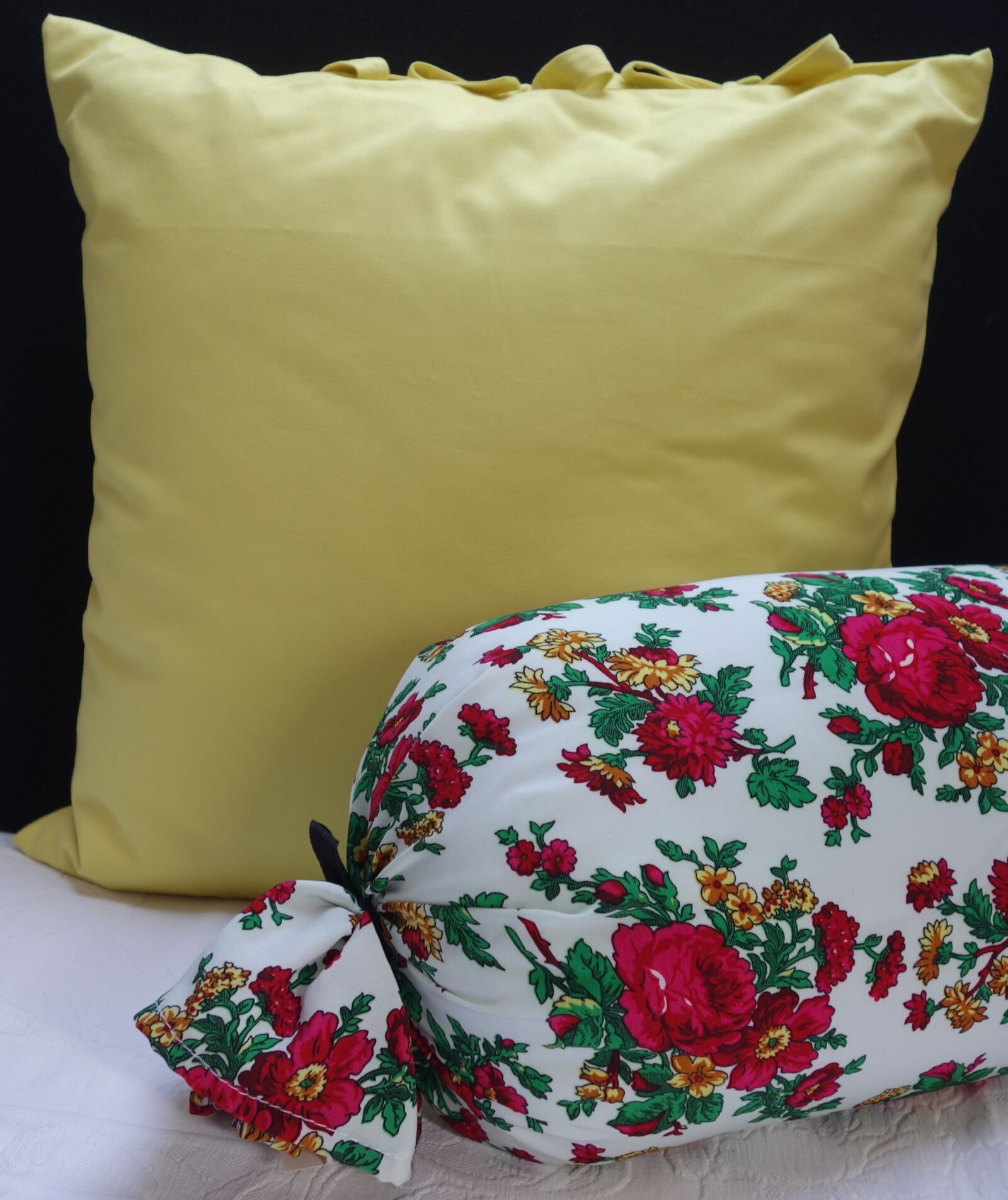 Sony Cyber-shot DSC-RX100 sample photo. Pillow, bedroom, couch photography