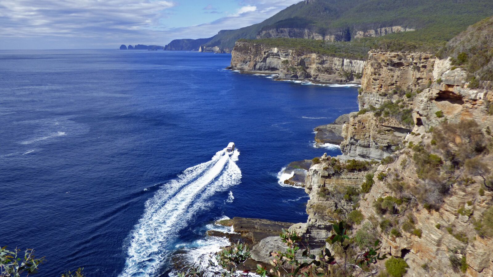Panasonic Lumix DMC-FZ70 sample photo. Tasmania, tasman arch, coast photography