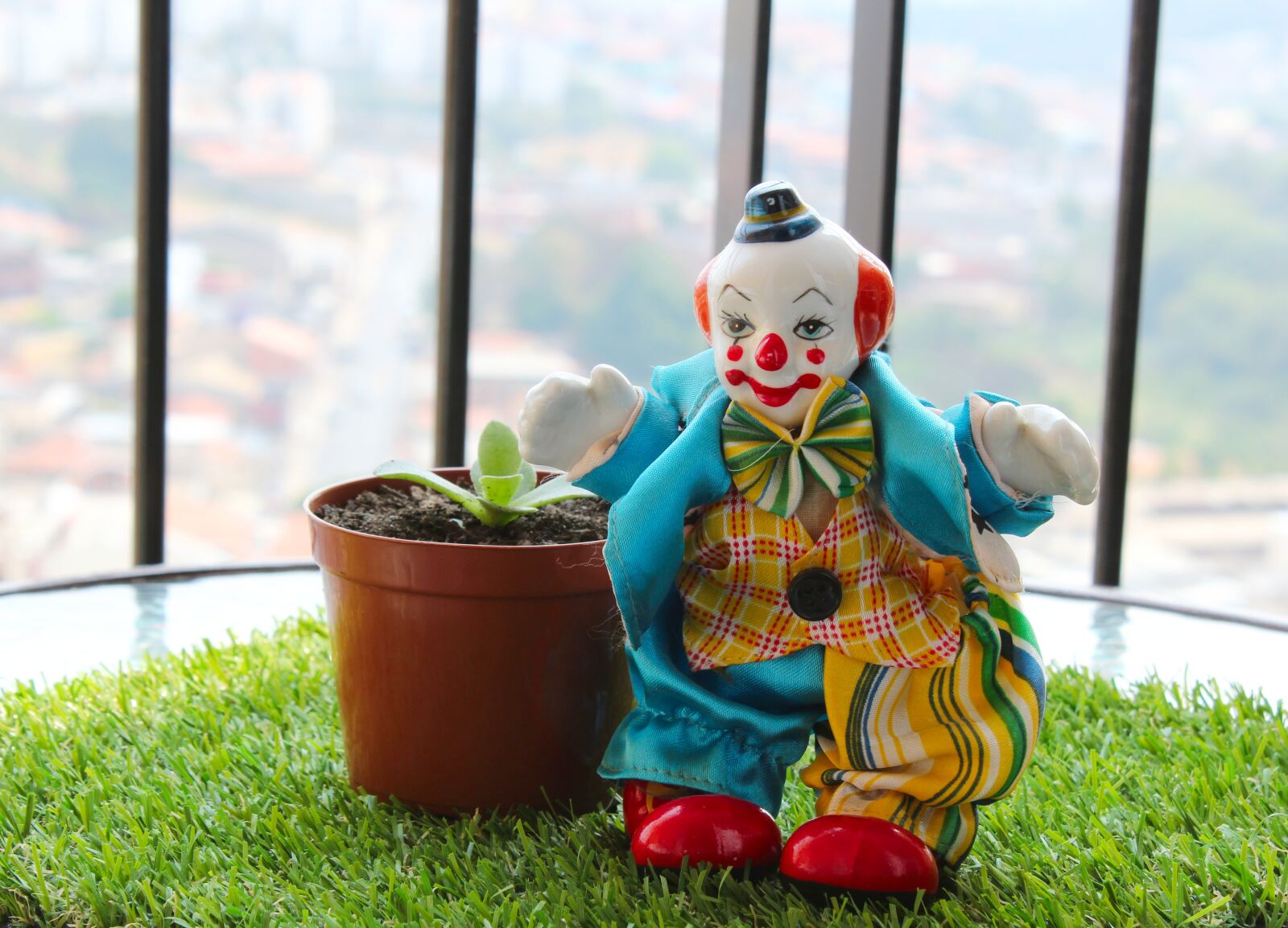 Canon EOS 1200D (EOS Rebel T5 / EOS Kiss X70 / EOS Hi) sample photo. Clown, childish, circus photography