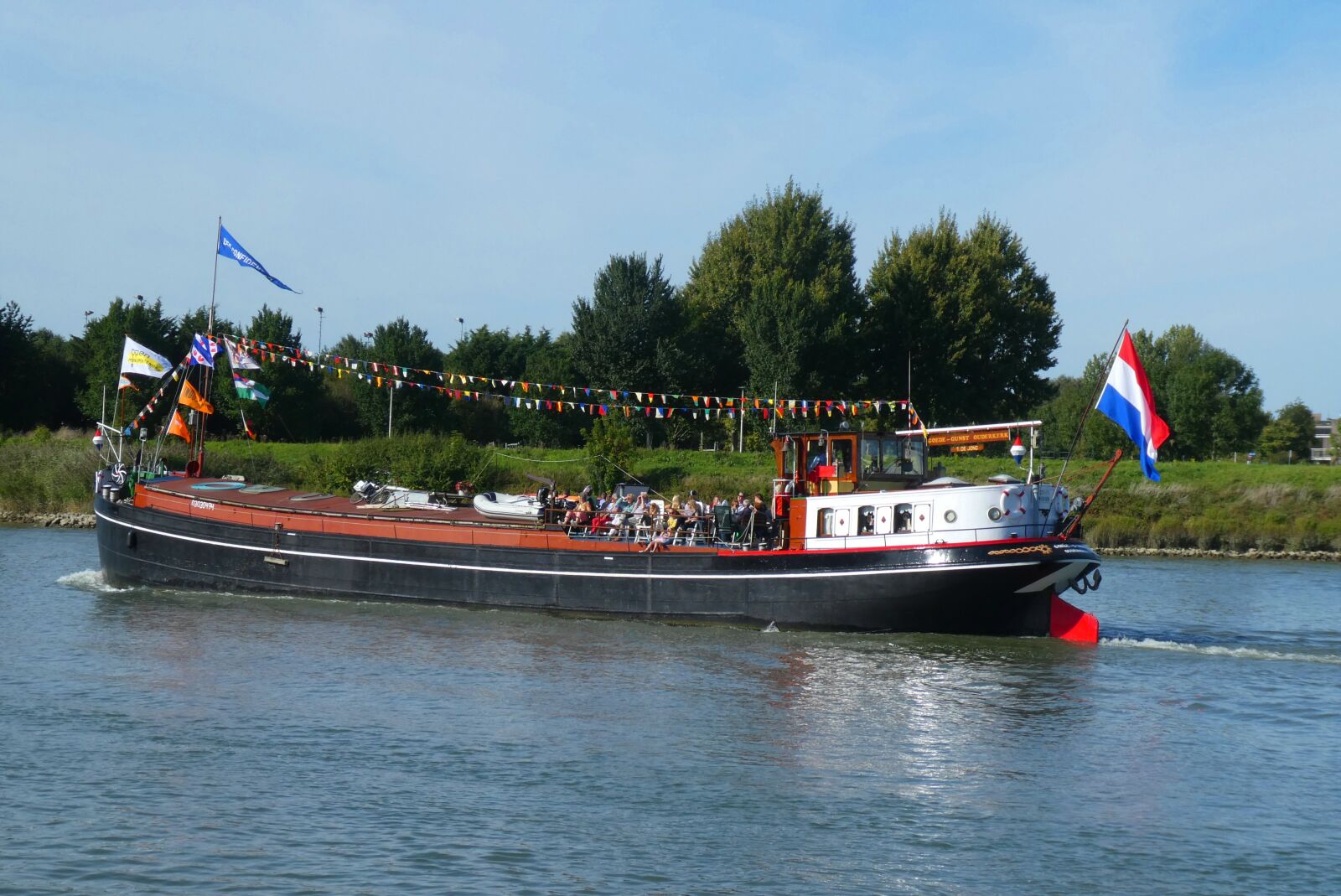 Panasonic Lumix DC-ZS70 (Lumix DC-TZ90) sample photo. Cargo ship, history, boating photography