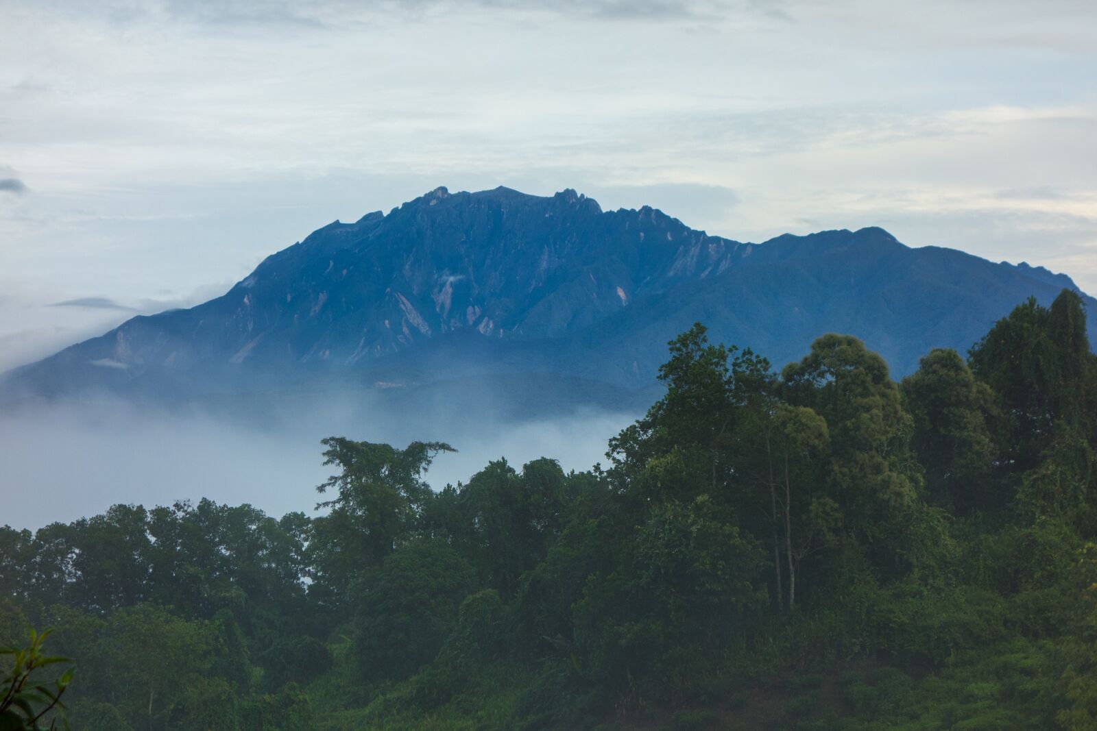 Sony Cyber-shot DSC-RX100 sample photo. Dawn, mountain, clouds photography
