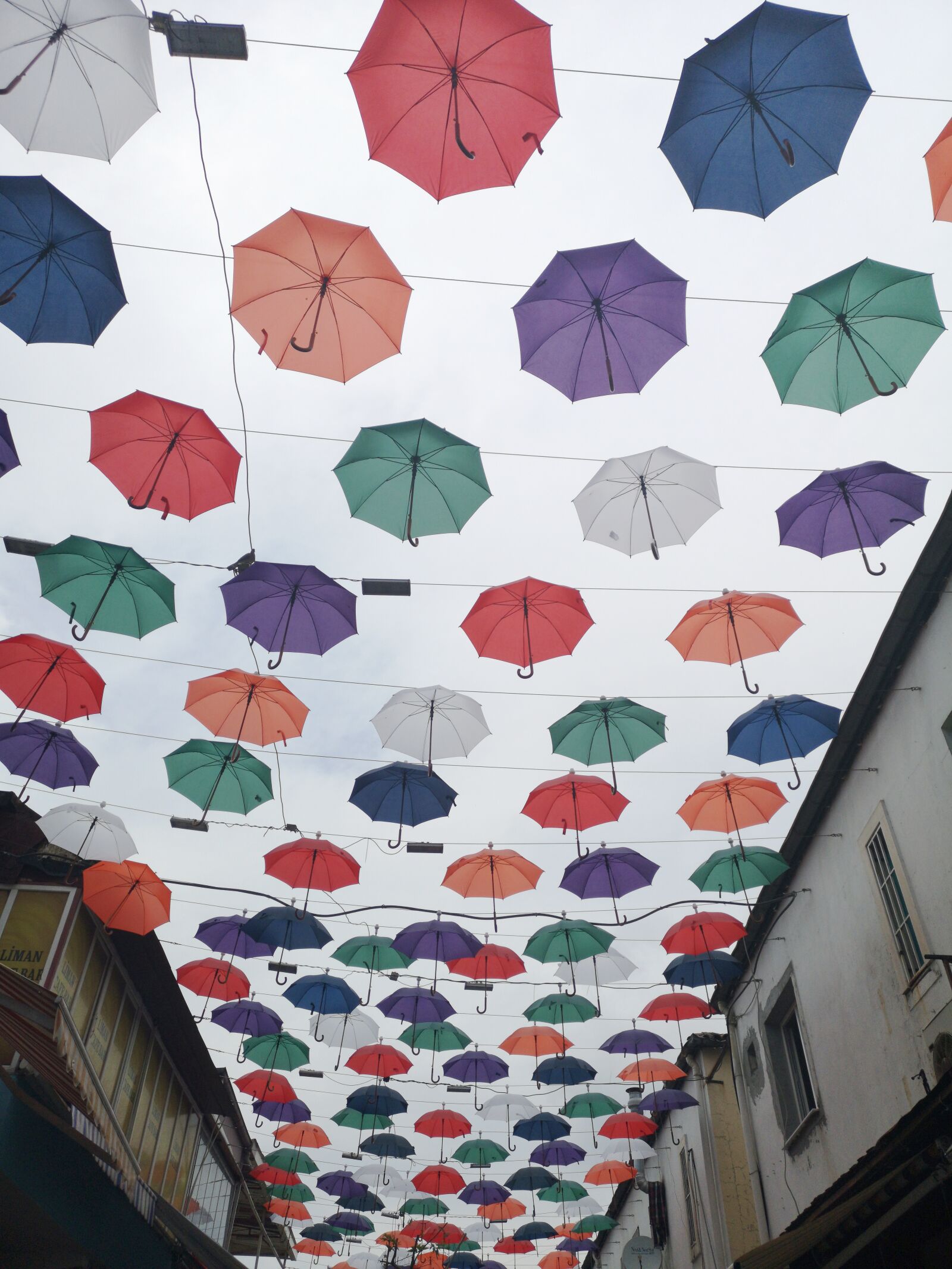 HUAWEI CLT-L09 sample photo. Umbrella, colors, color photography