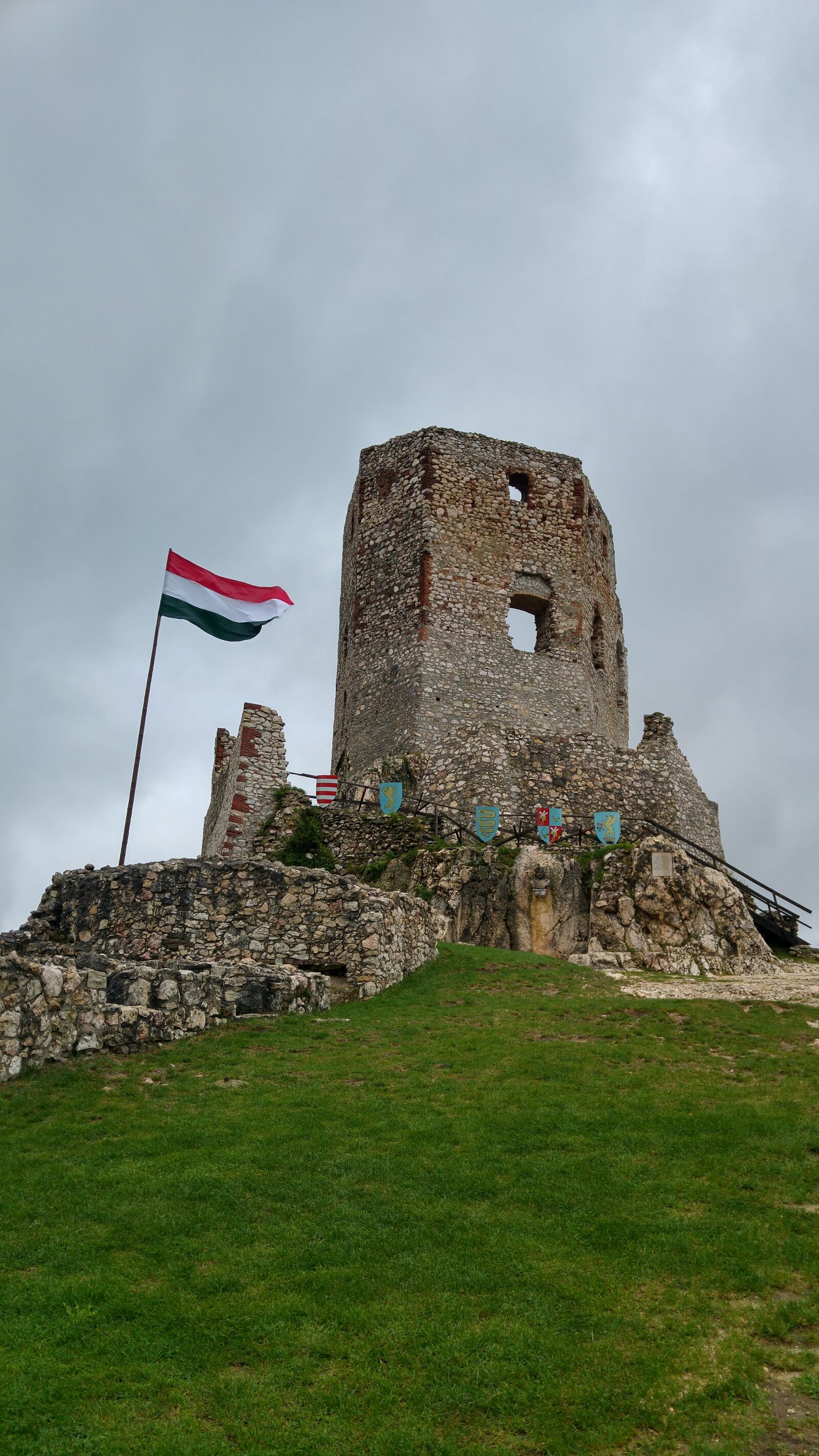 LG G4 sample photo. Tower, hungary, mountain photography