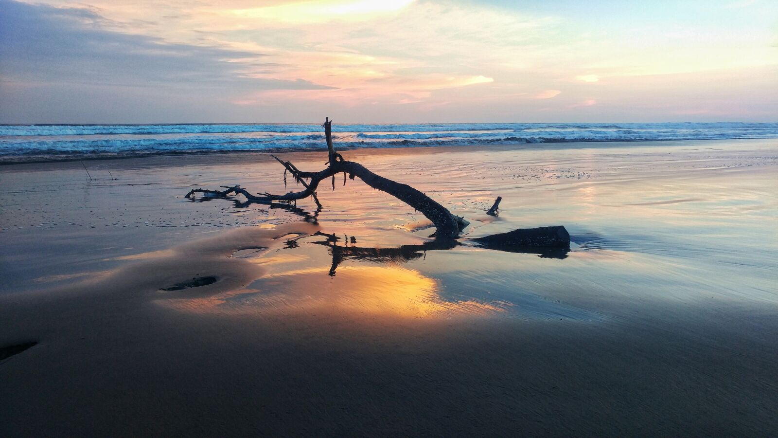 LG G5 sample photo. Ocean, sunset, reflection photography