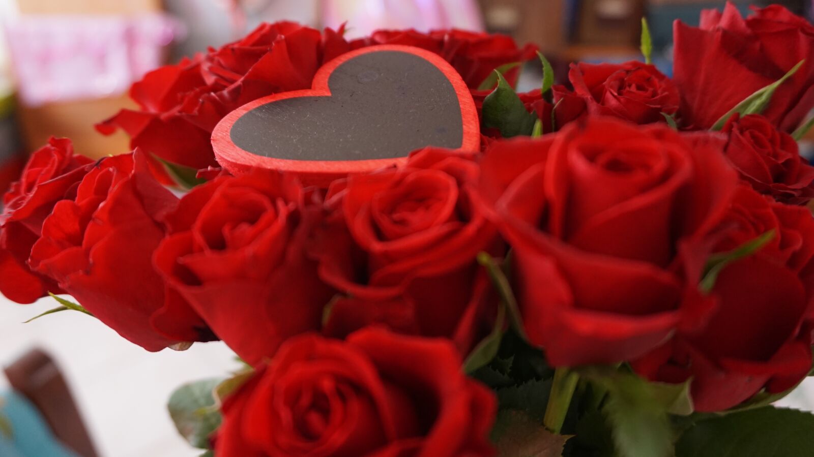 Sony E 16-50mm F3.5-5.6 PZ OSS sample photo. Flower, heart, love photography