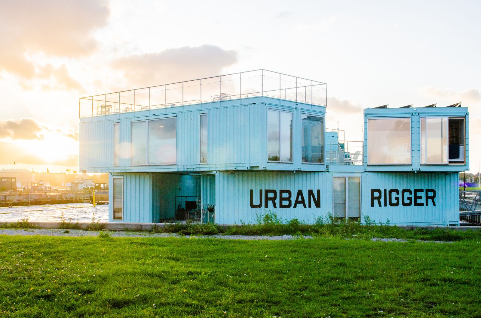 Nikon D7000 sample photo. Urban, rigger, housing photography