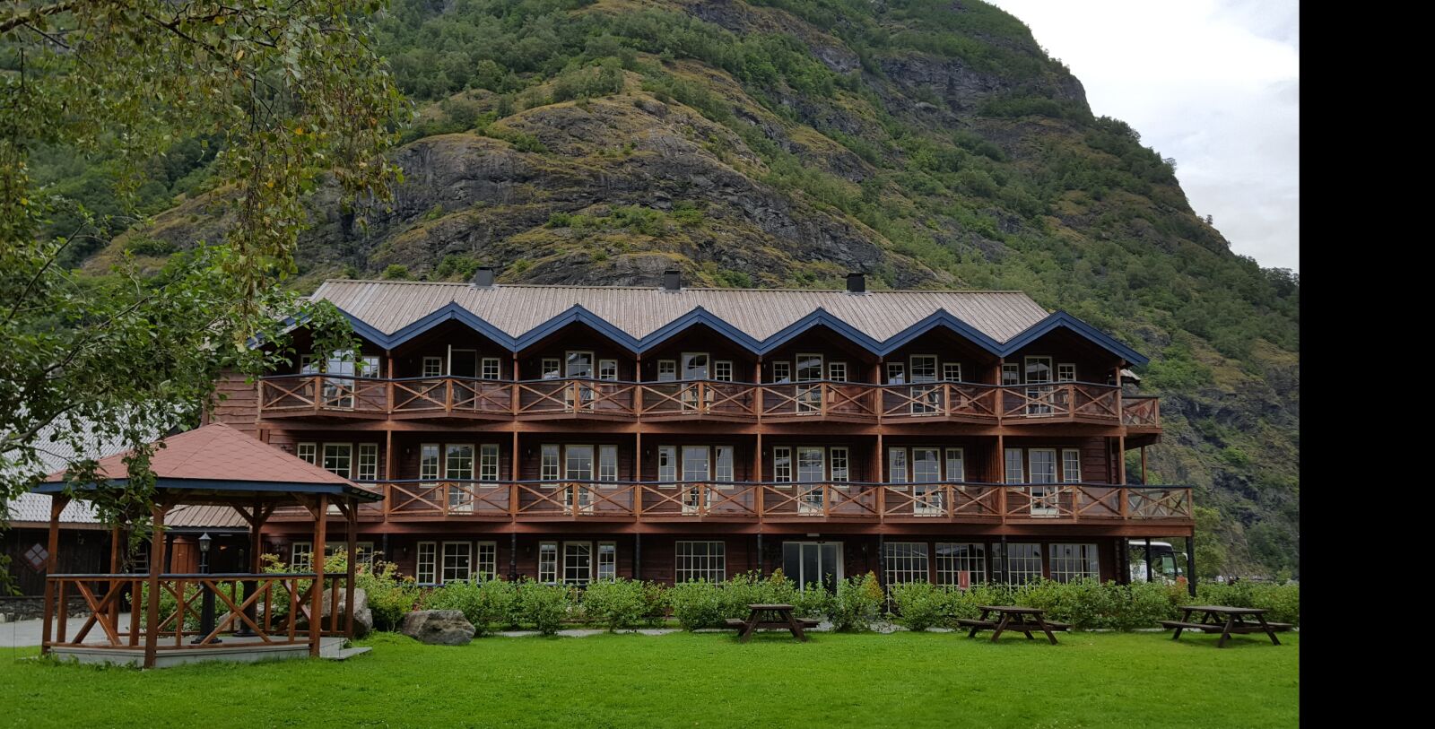 Samsung Galaxy S6 sample photo. Building, wood, norway photography