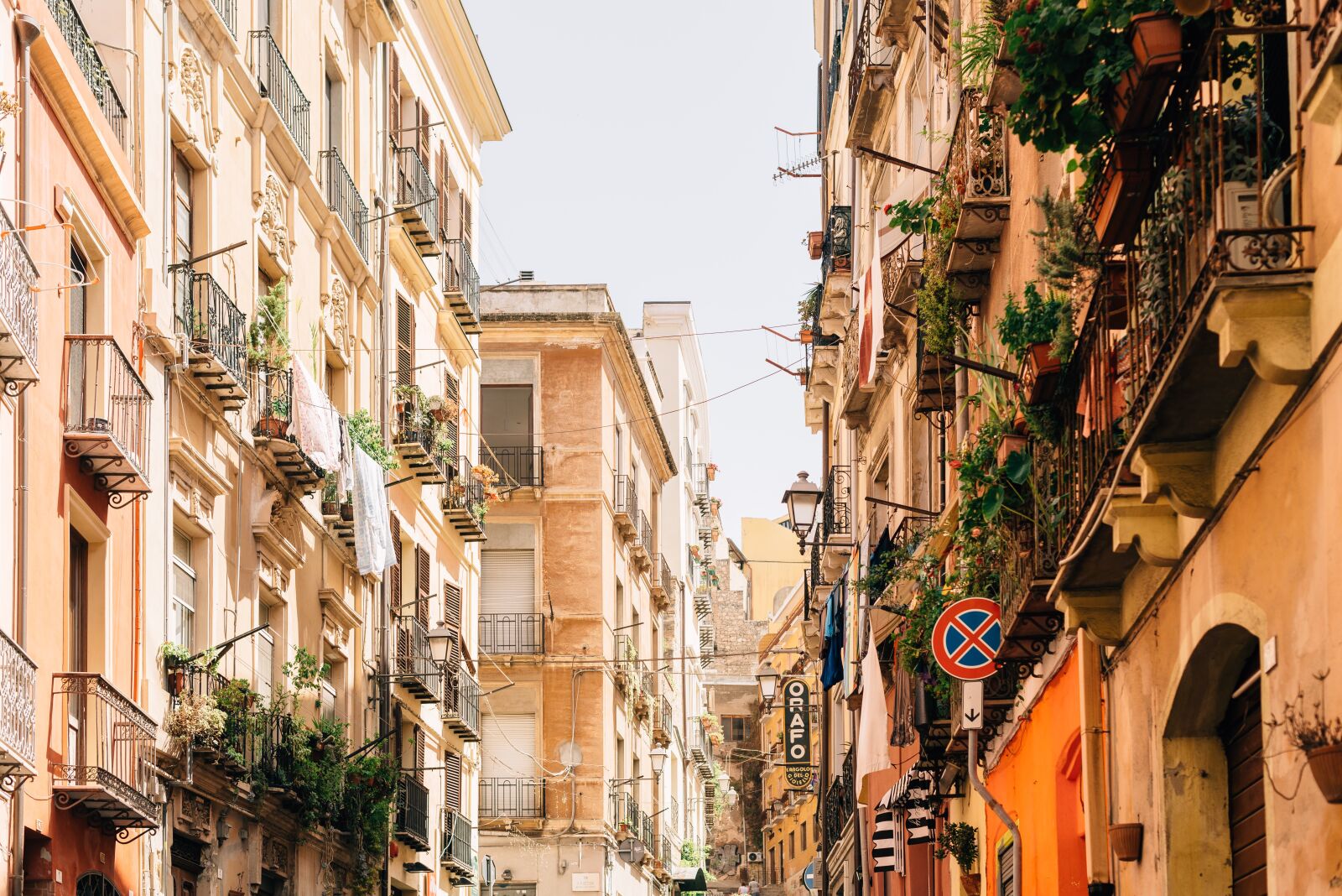 Nikon D800 sample photo. Alley, architecture, balconies photography