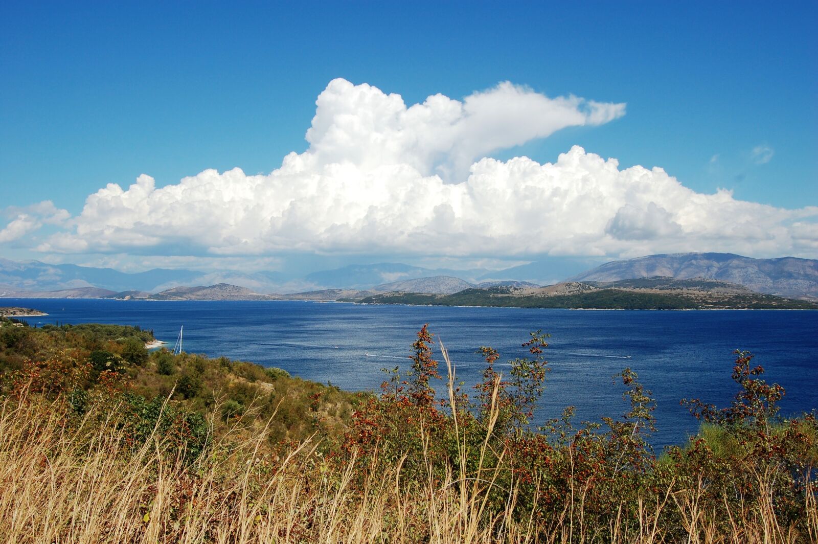 Nikon D40 sample photo. The coast, sea, clouds photography