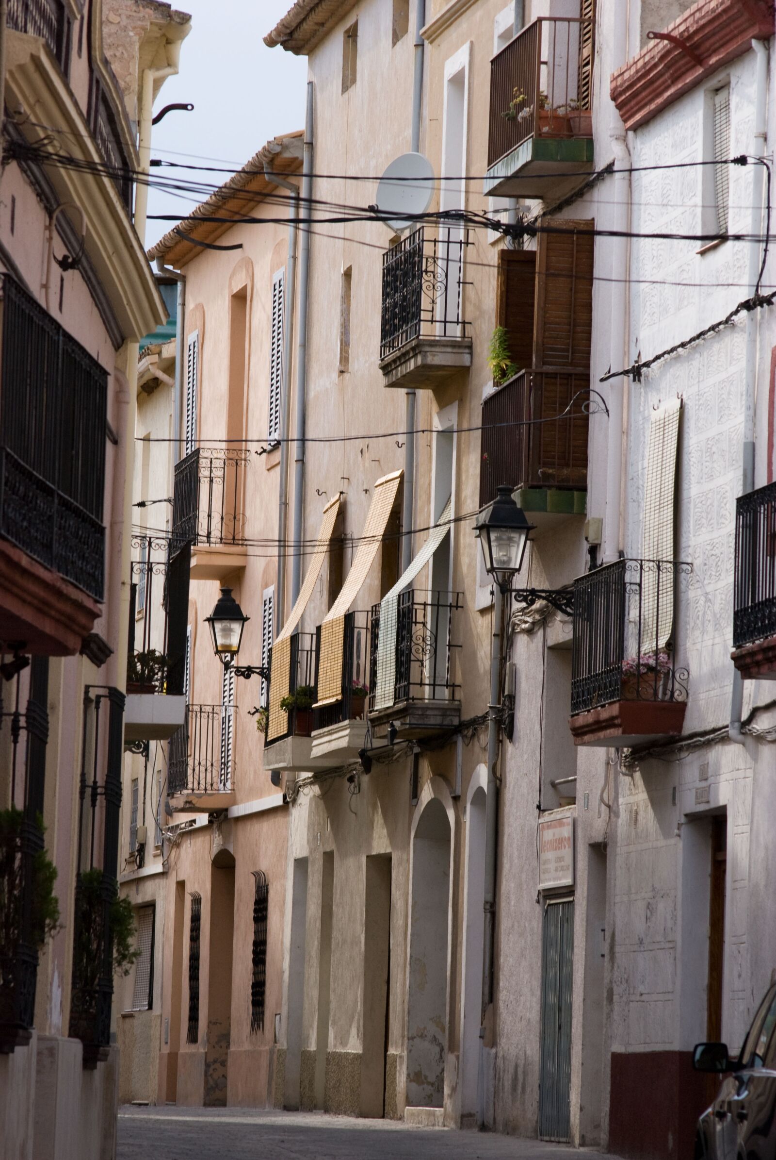 Nikon D80 sample photo. Spain, houses, street photography