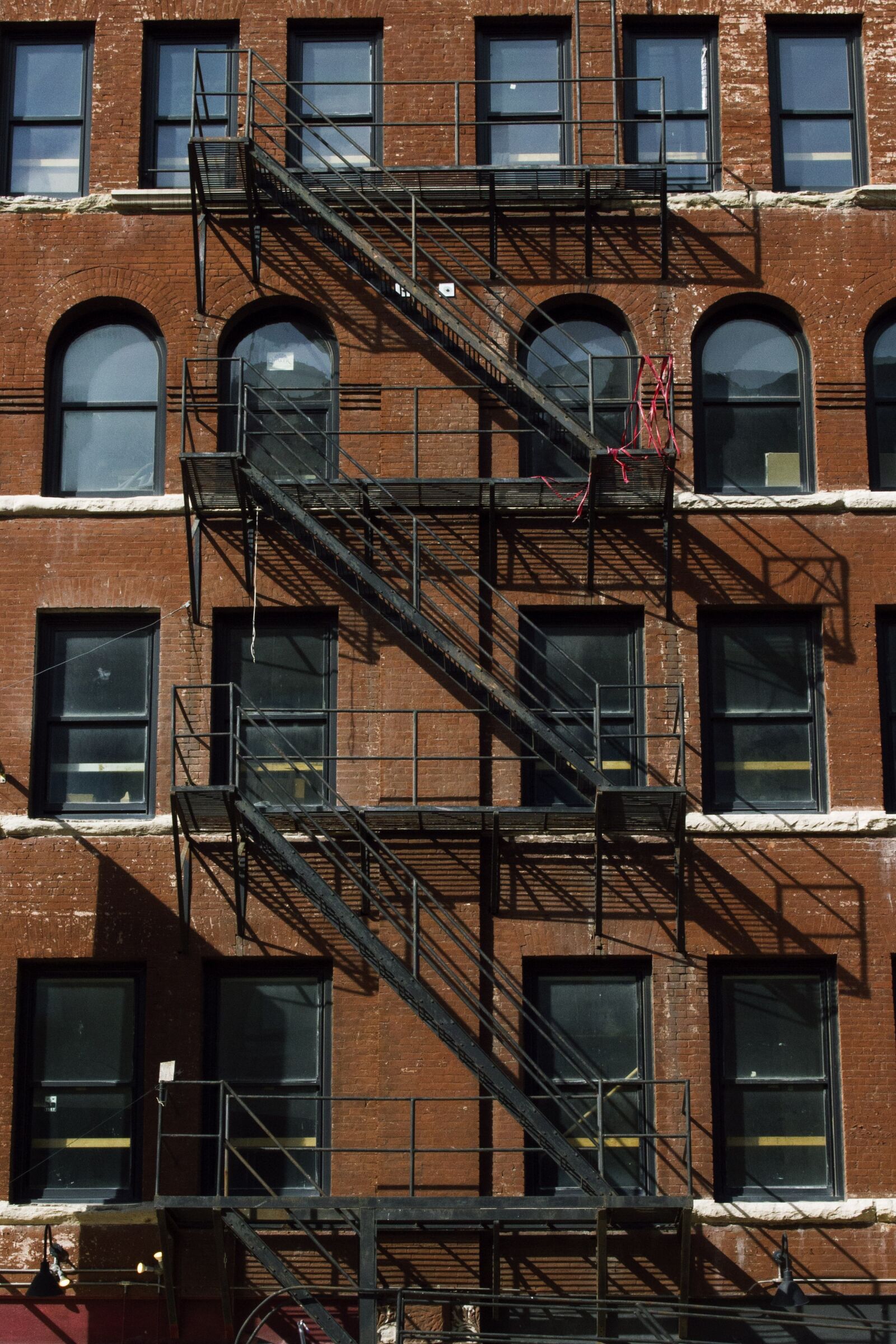 Canon EOS 700D (EOS Rebel T5i / EOS Kiss X7i) sample photo. Building, staircase, fire escape photography