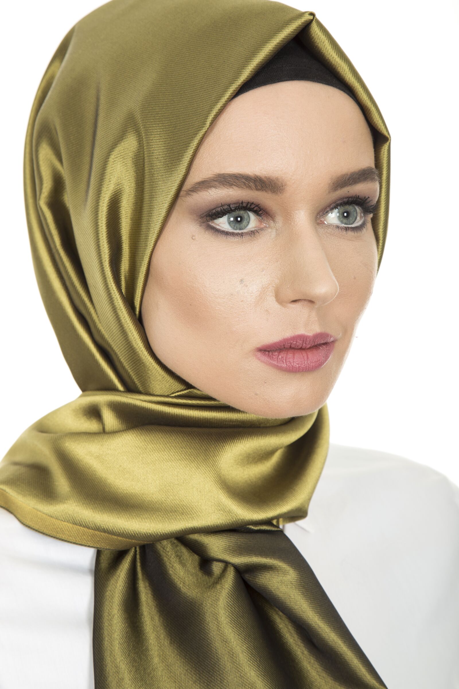 Canon EOS 6D + Canon EF 24-105mm F4L IS USM sample photo. Woman, fashion, islam photography