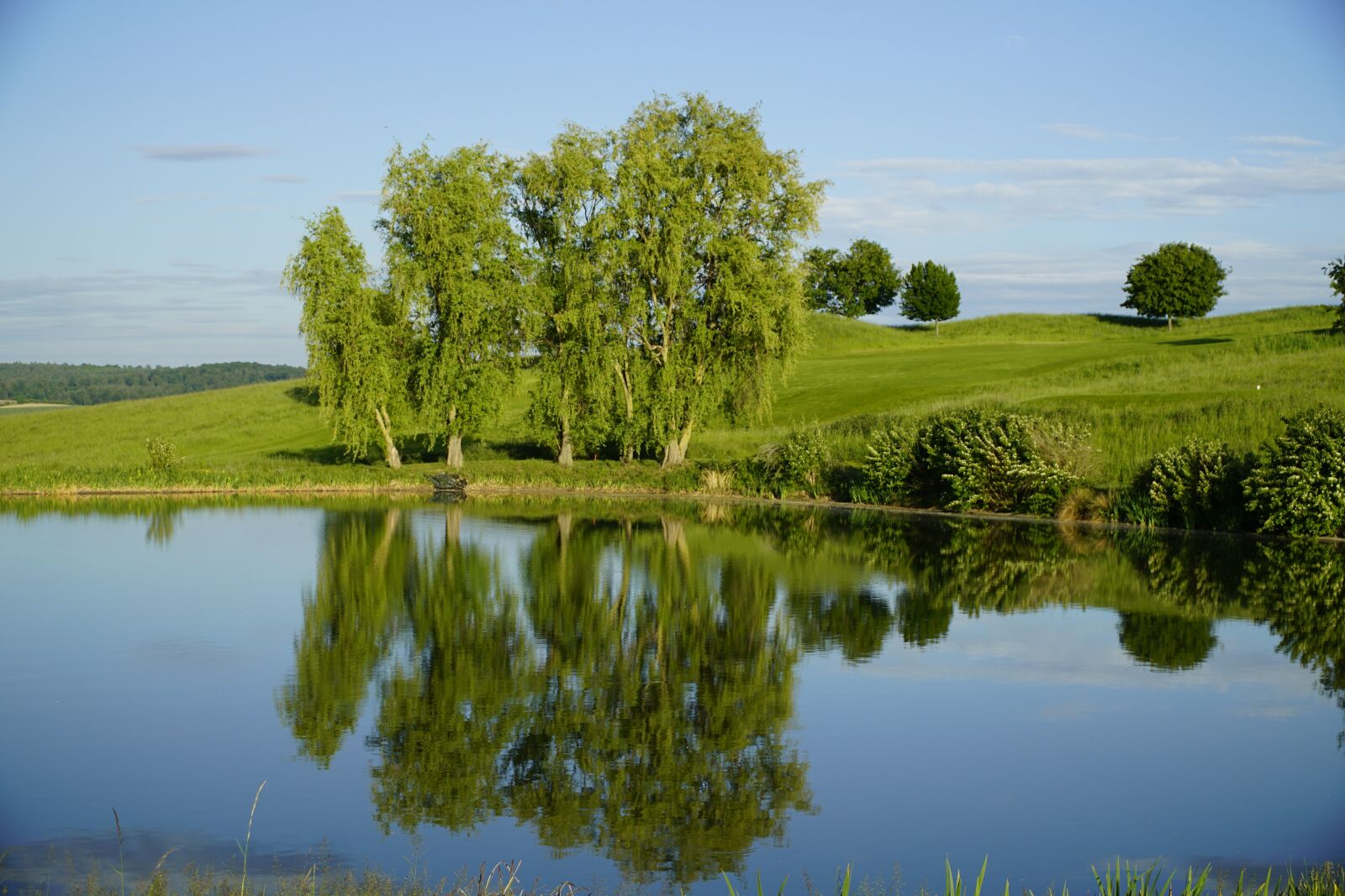 Sony a7R II + Sony E PZ 18-105mm F4 G OSS sample photo. Landscape, lake, sky photography