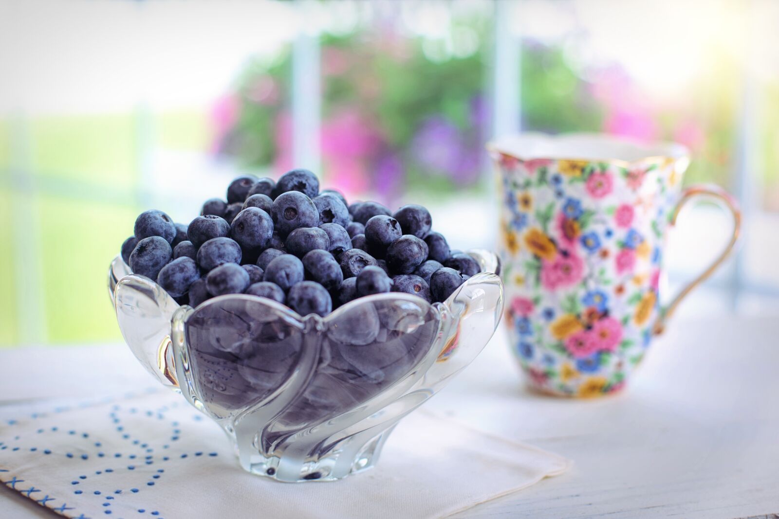 Canon EF 50mm F1.4 USM sample photo. Blueberries, fruit, berries photography