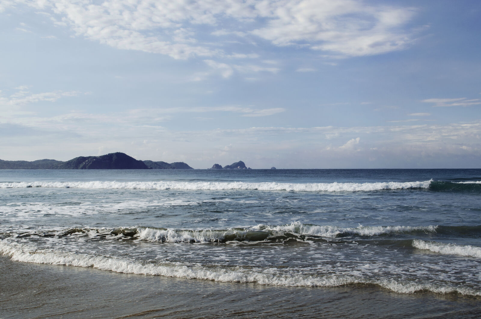 Nikon D5100 sample photo. Beach, blue, cielo, clouds photography