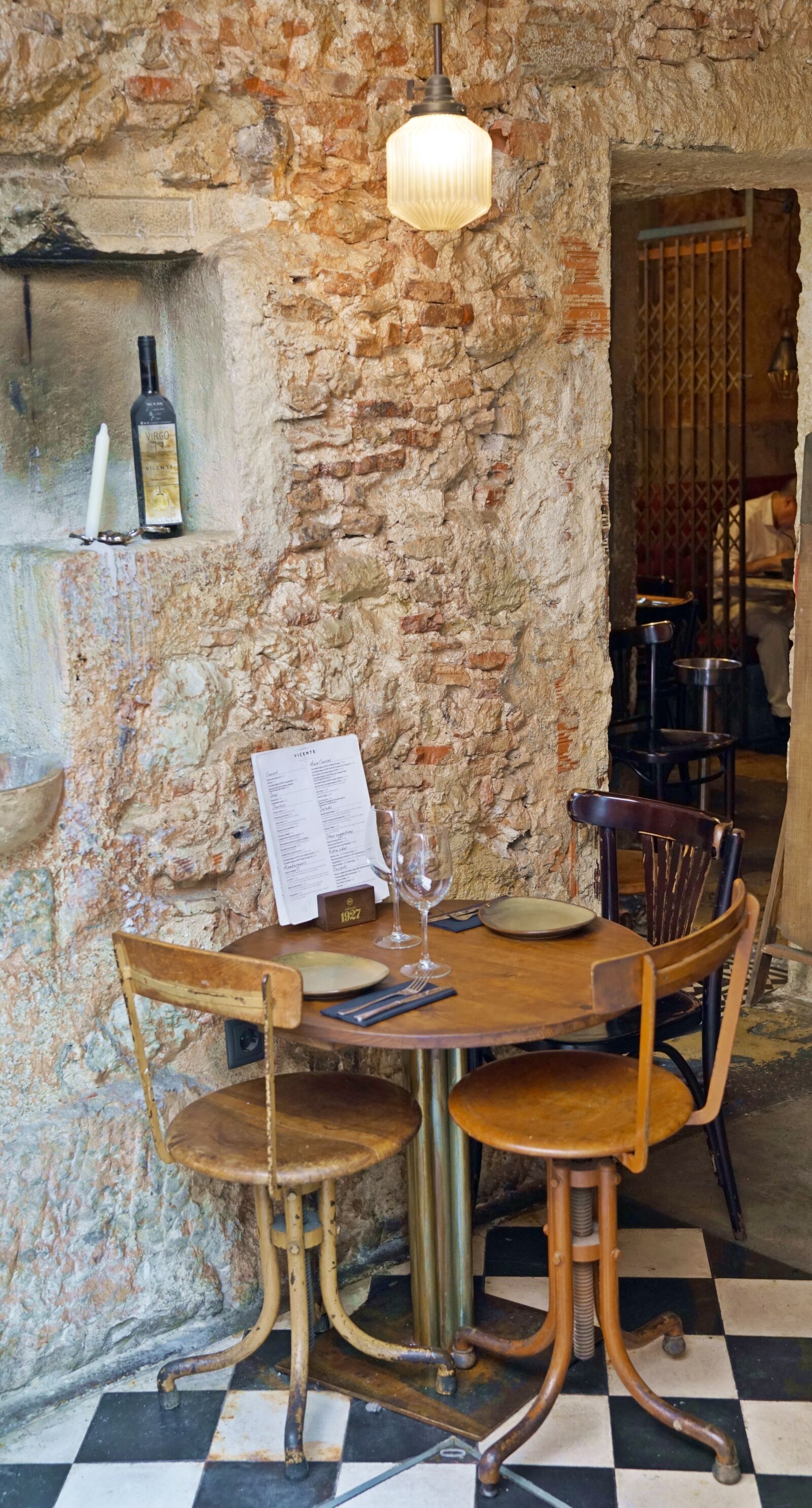Sony a7R II + Sony FE 24-70mm F2.8 GM sample photo. Rustic, restaurant, table photography