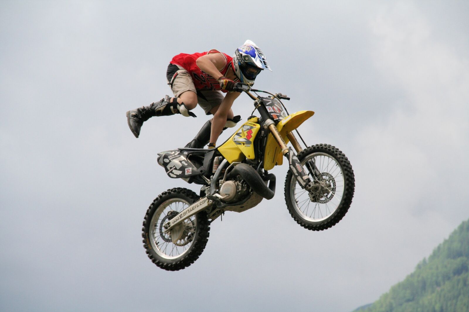 Canon EOS 350D (EOS Digital Rebel XT / EOS Kiss Digital N) sample photo. Motocross, jump, freestyle photography