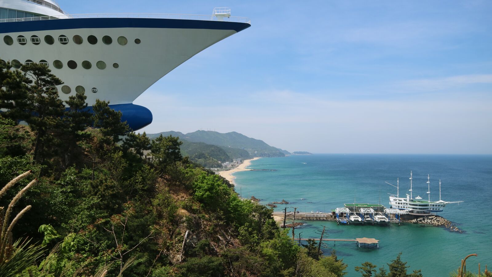 Canon EOS M3 sample photo. The body of water photography